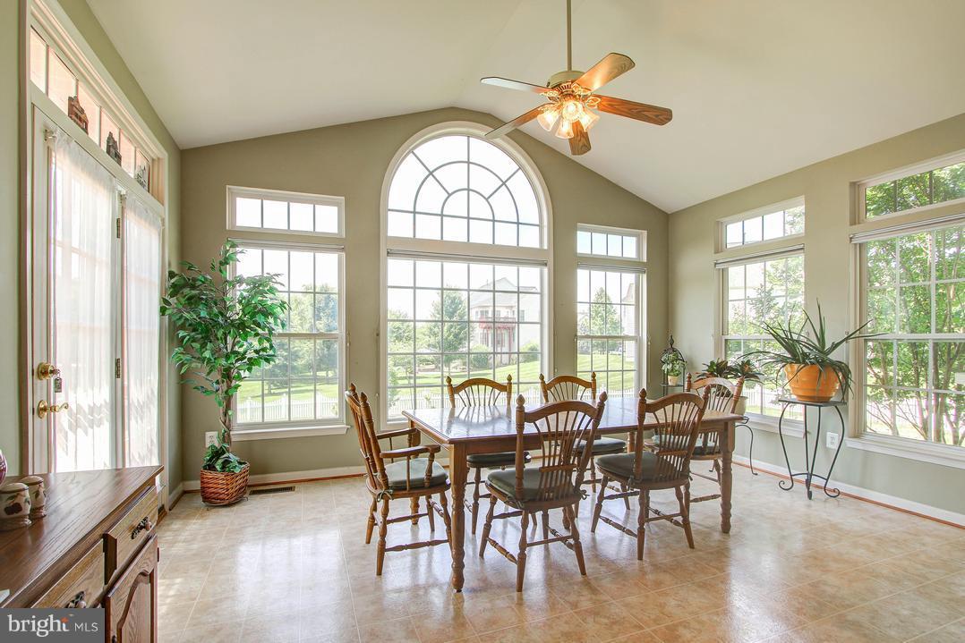 KINGS CROSSING - Residential