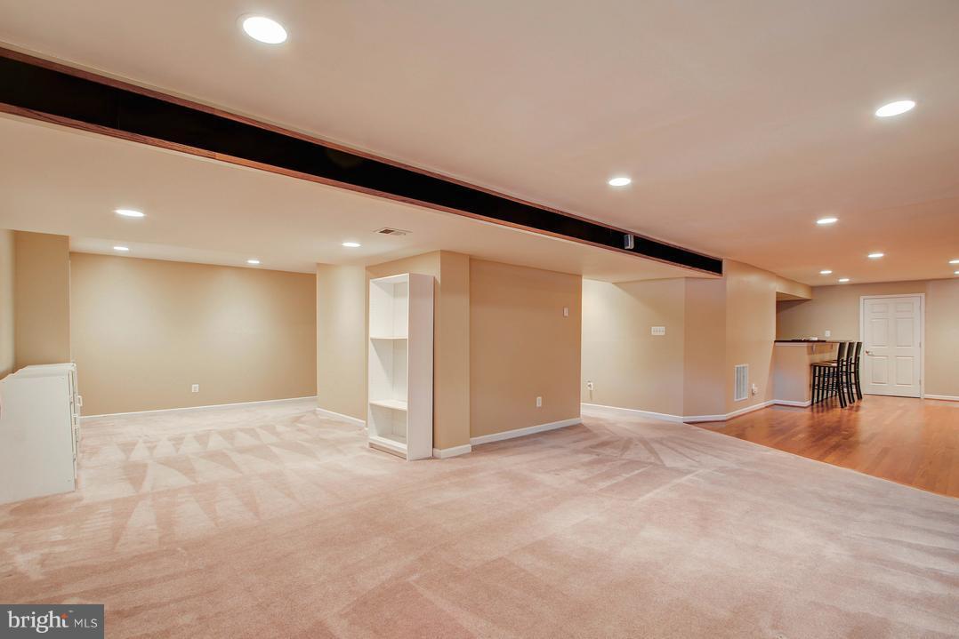 KINGS CROSSING - Residential