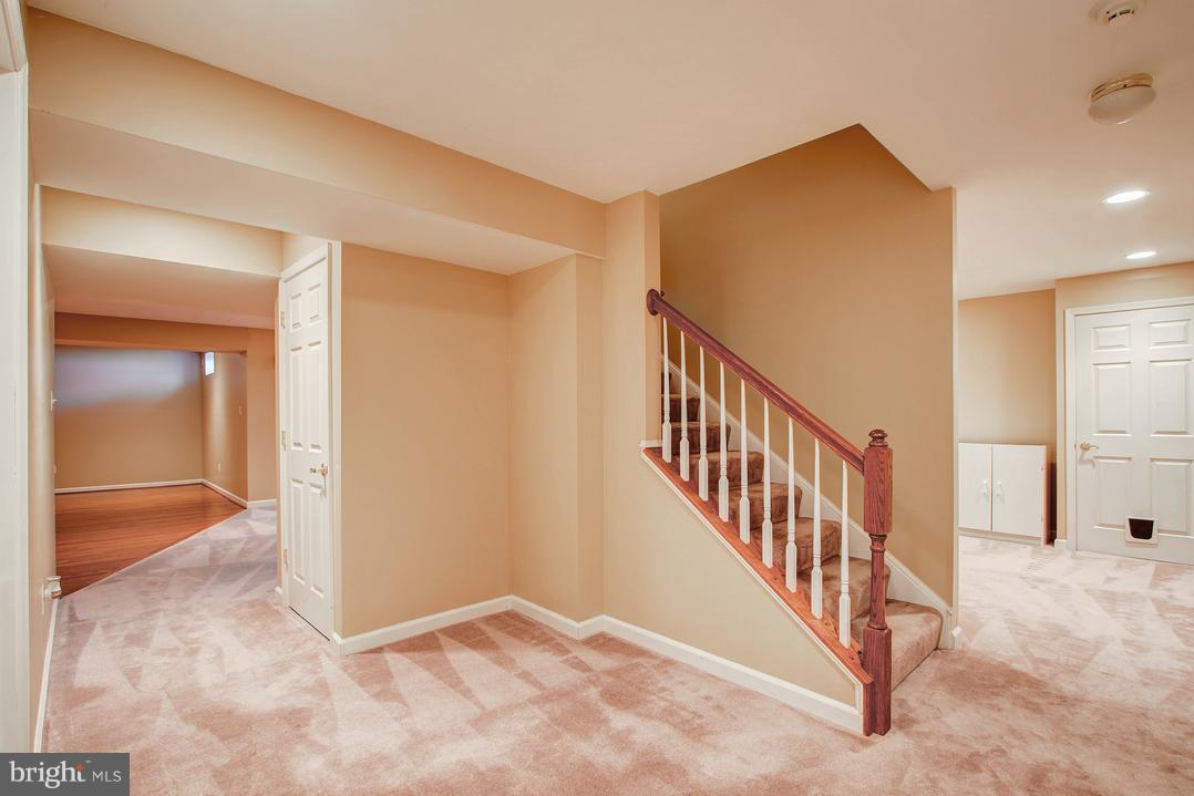KINGS CROSSING - Residential
