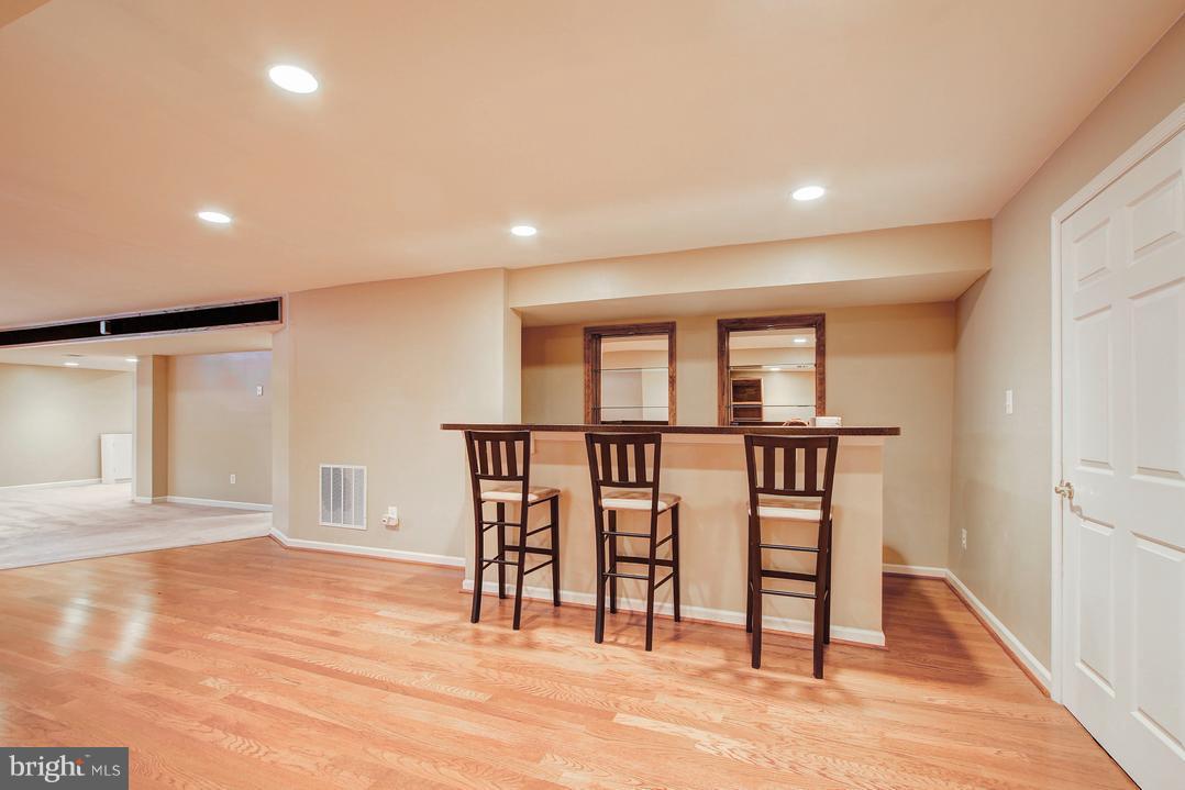 KINGS CROSSING - Residential