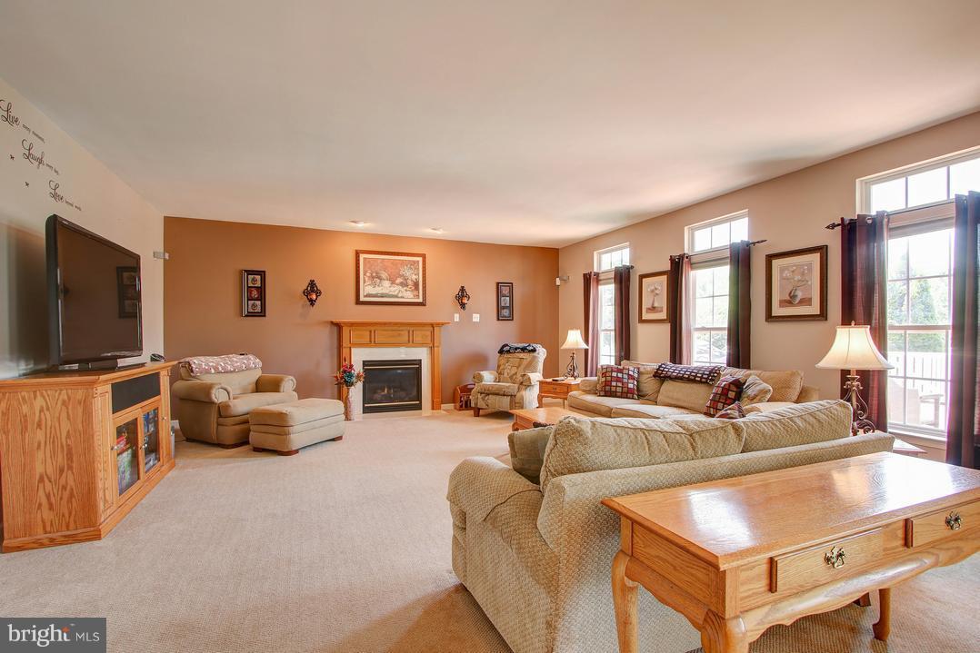 KINGS CROSSING - Residential