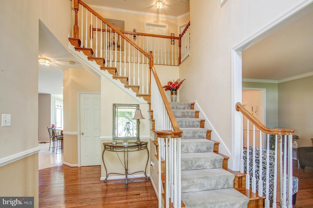 KINGS CROSSING - Residential