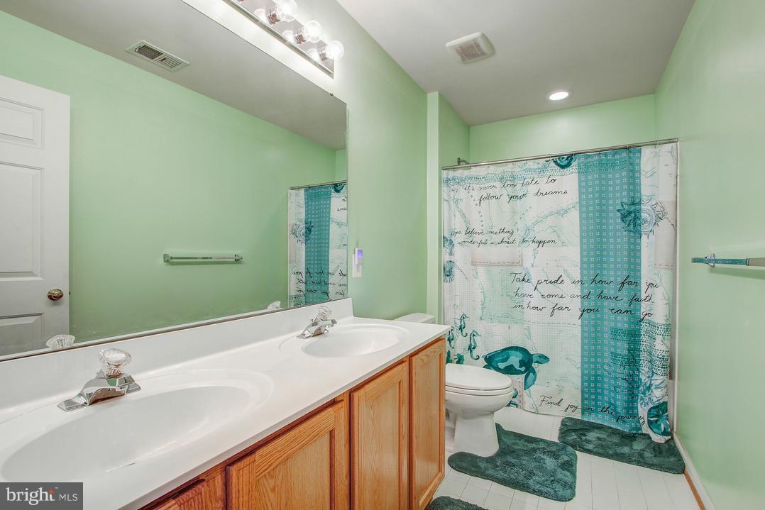 KINGS CROSSING - Residential