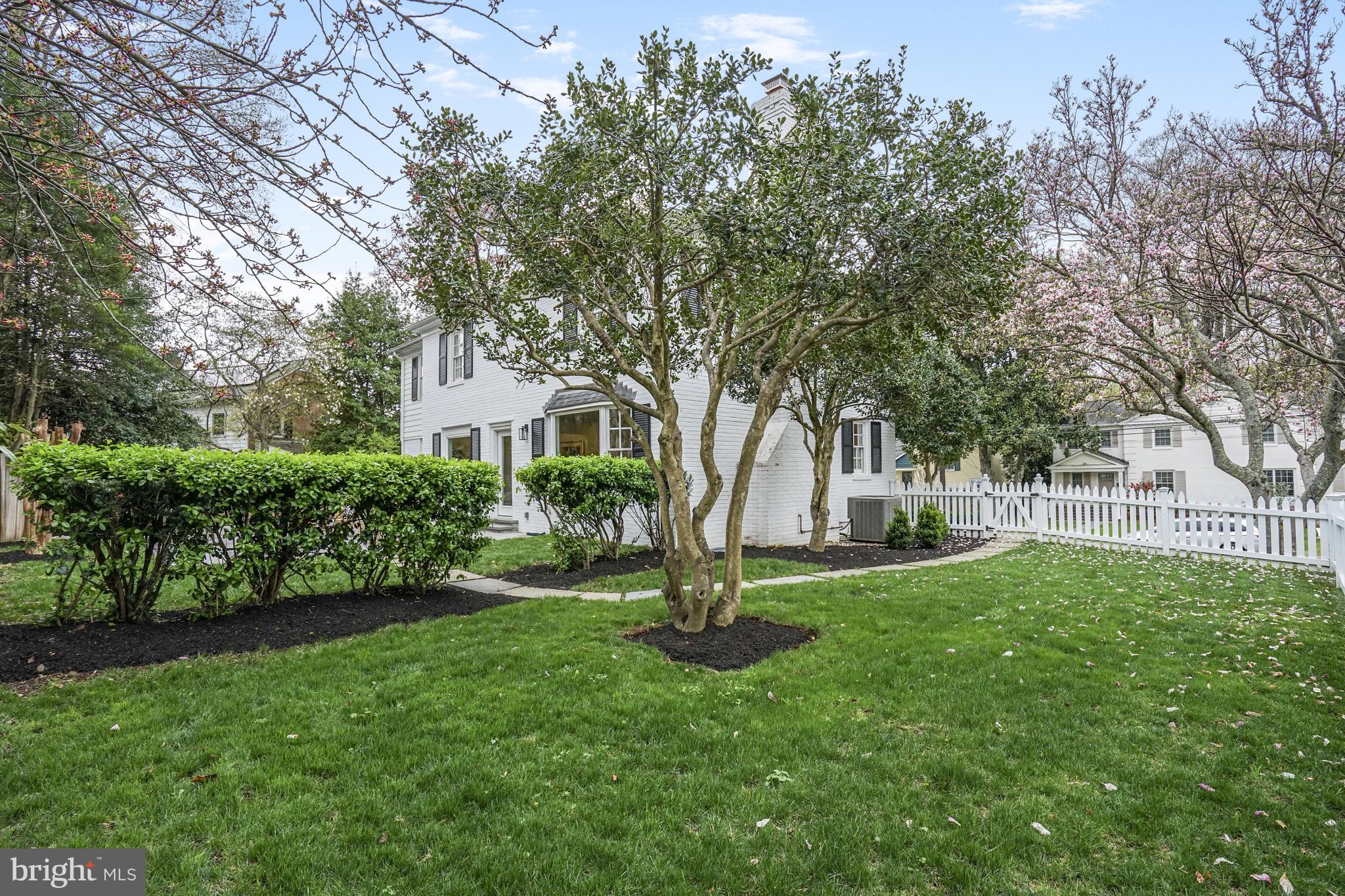 WESTMORELAND HILLS - Residential