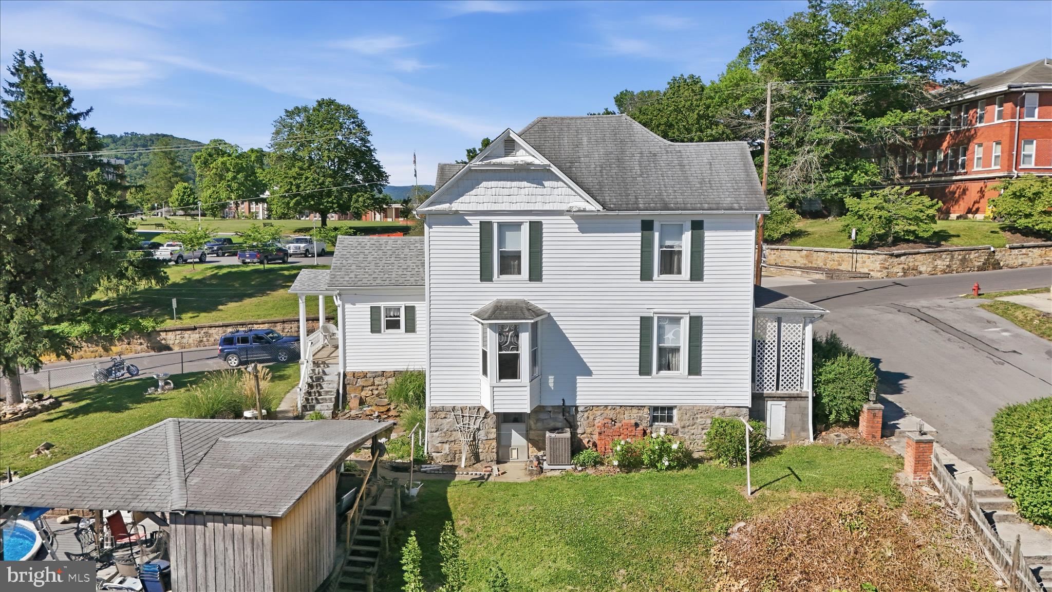 WEST END - Residential