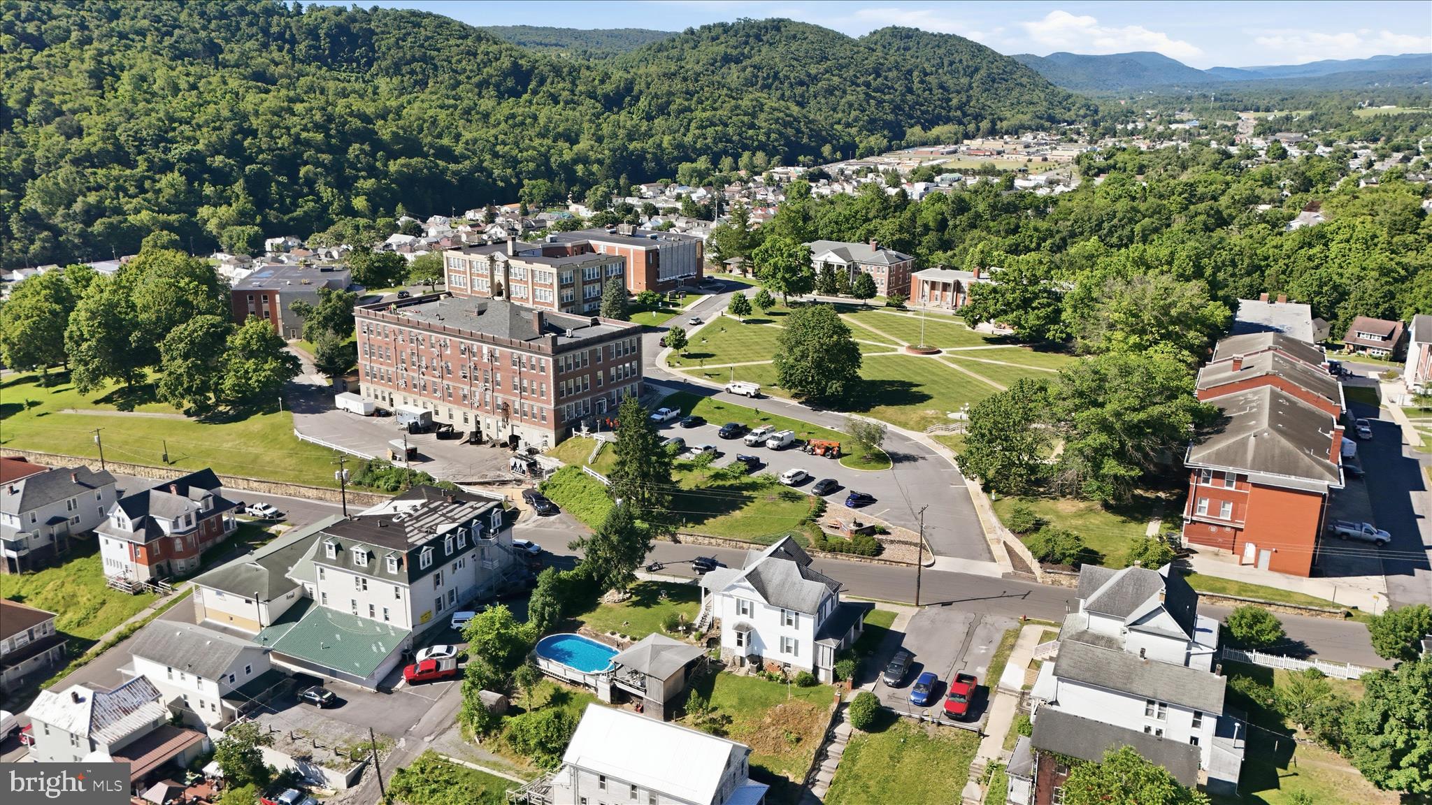 WEST END - Residential