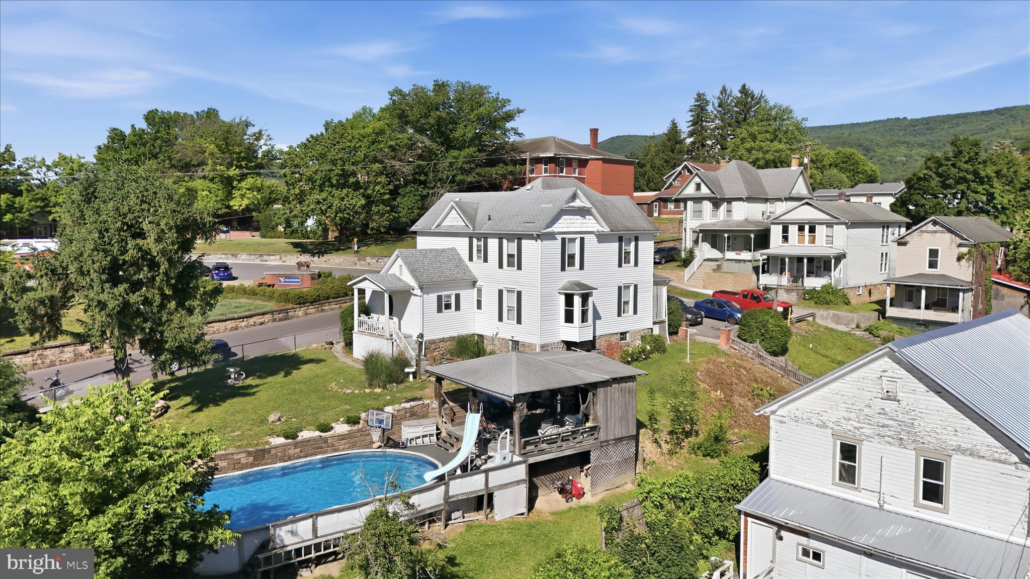 WEST END - Residential