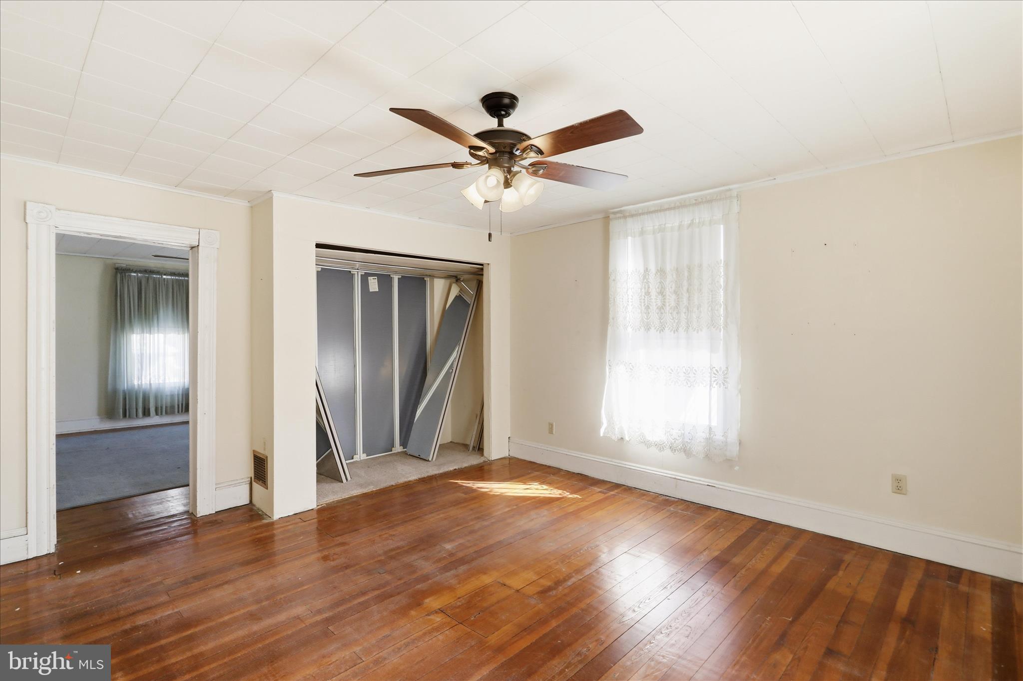 WEST END - Residential