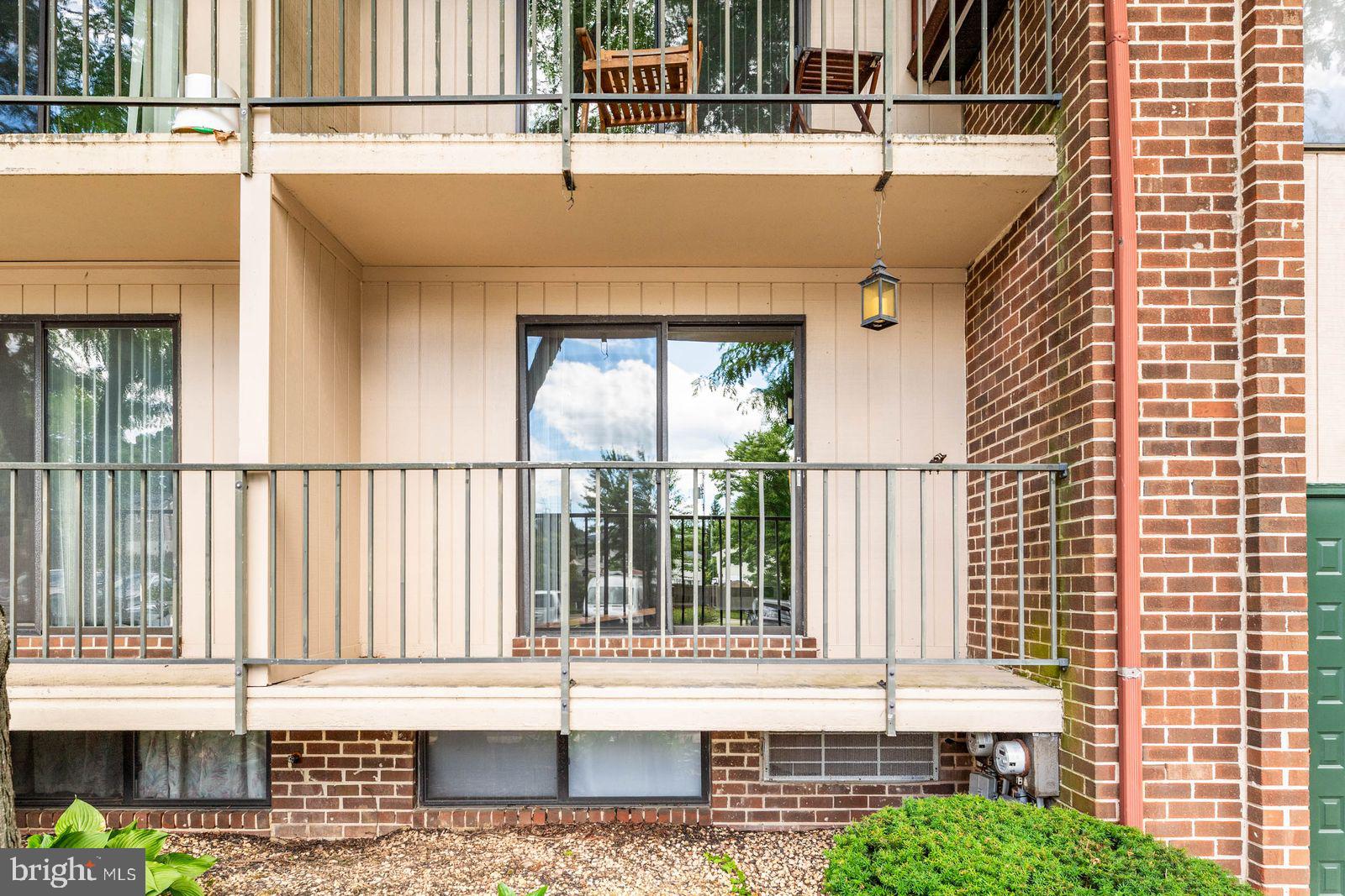 DANBURY VILLAGE - Residential