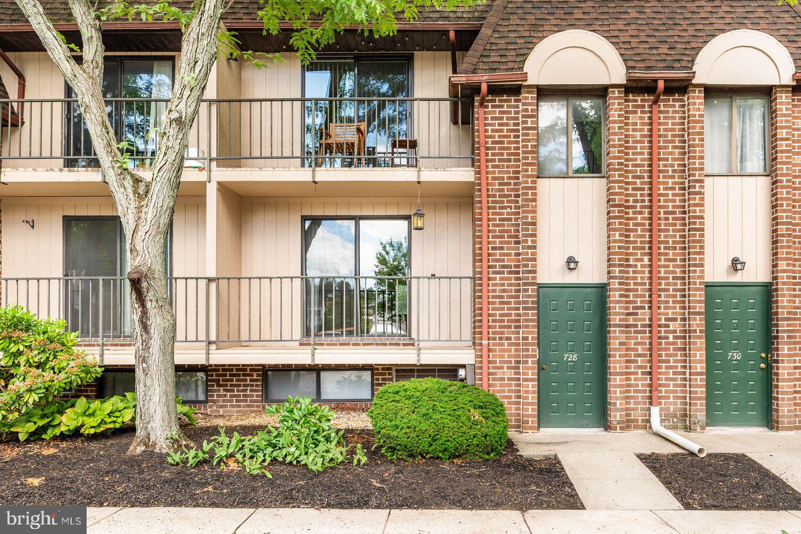 DANBURY VILLAGE - Residential