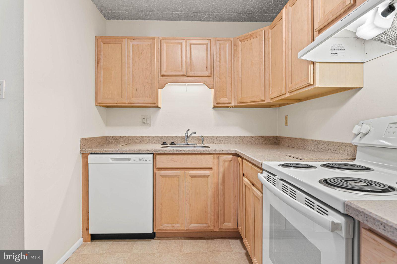 DANBURY VILLAGE - Residential