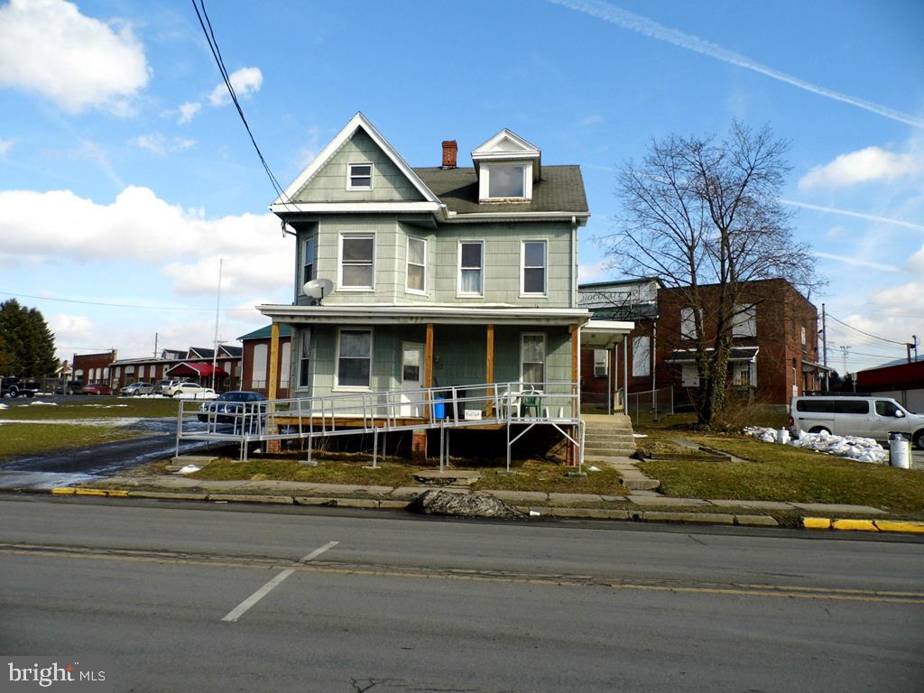Calling all investors! great opportunity with this 4 unit property all units rented, positive cash flow; new windows, doors, not in flood zone