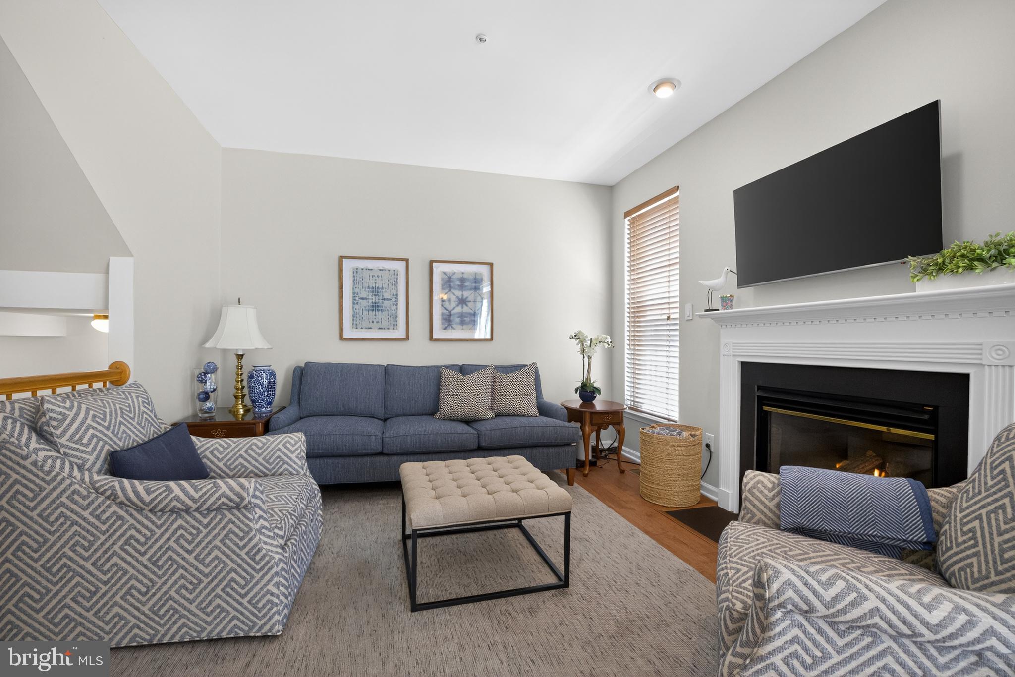 SUMMERMEADOW - Residential