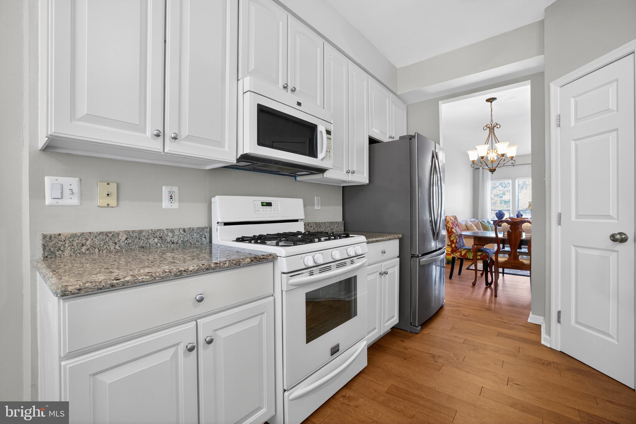 SUMMERMEADOW - Residential