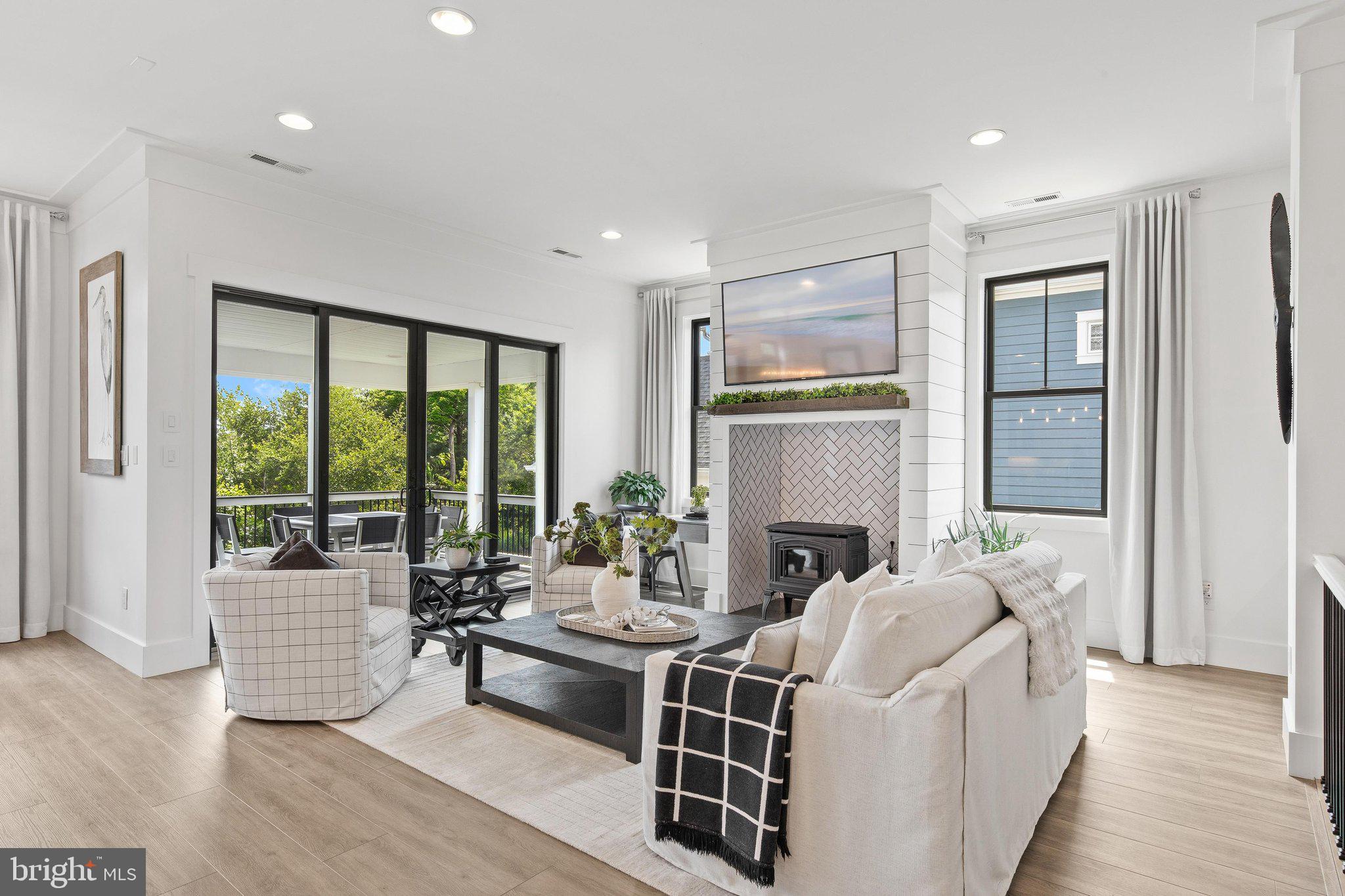 FENWICK SHOALS - Residential