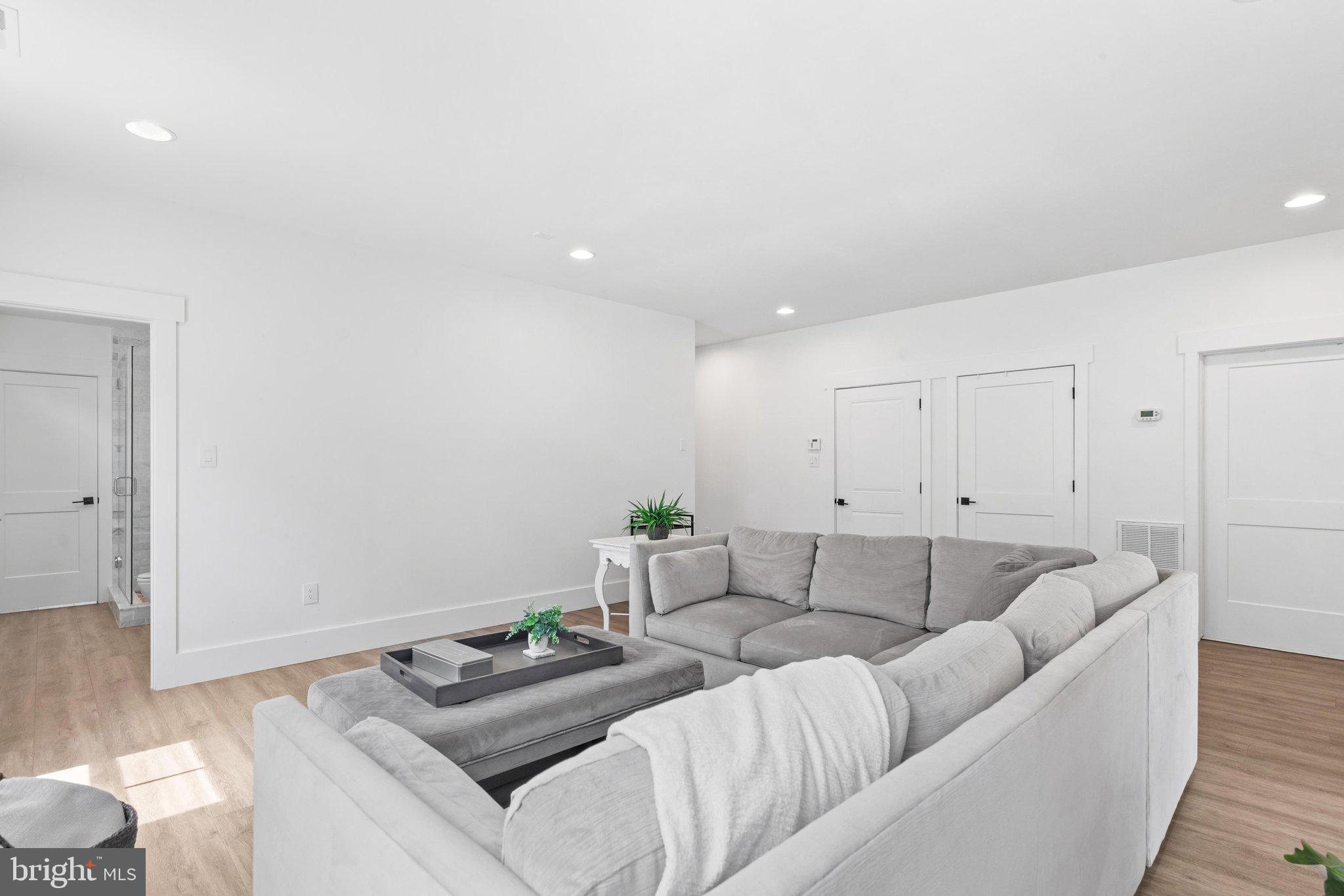 FENWICK SHOALS - Residential