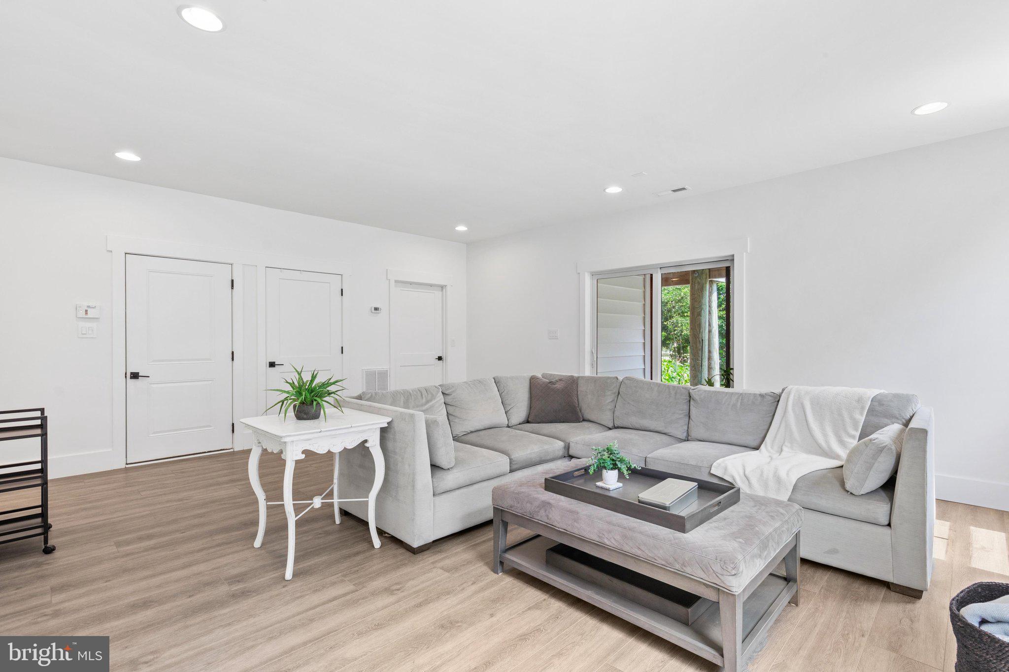FENWICK SHOALS - Residential