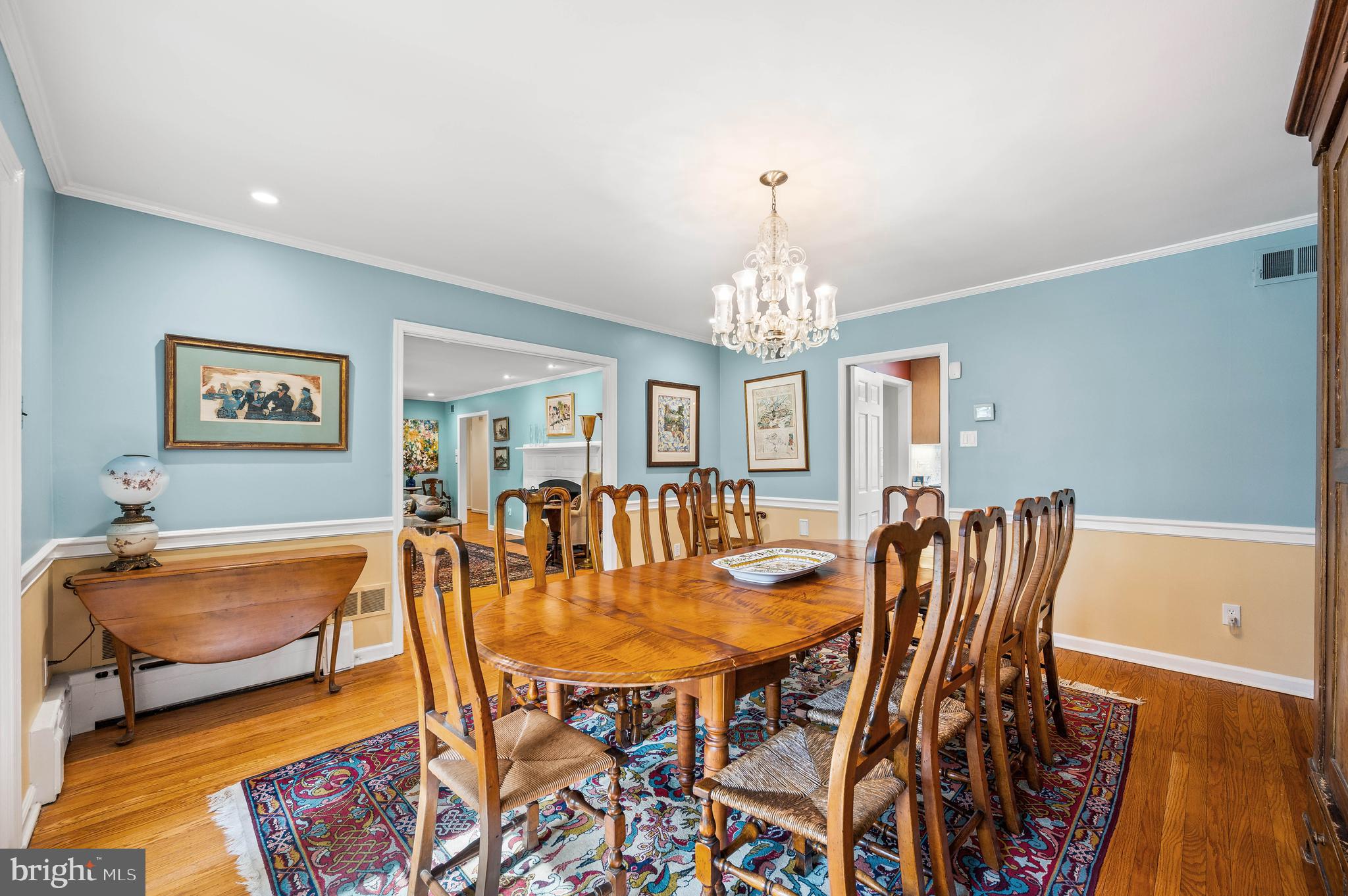 CHESTNUT HILL - Residential