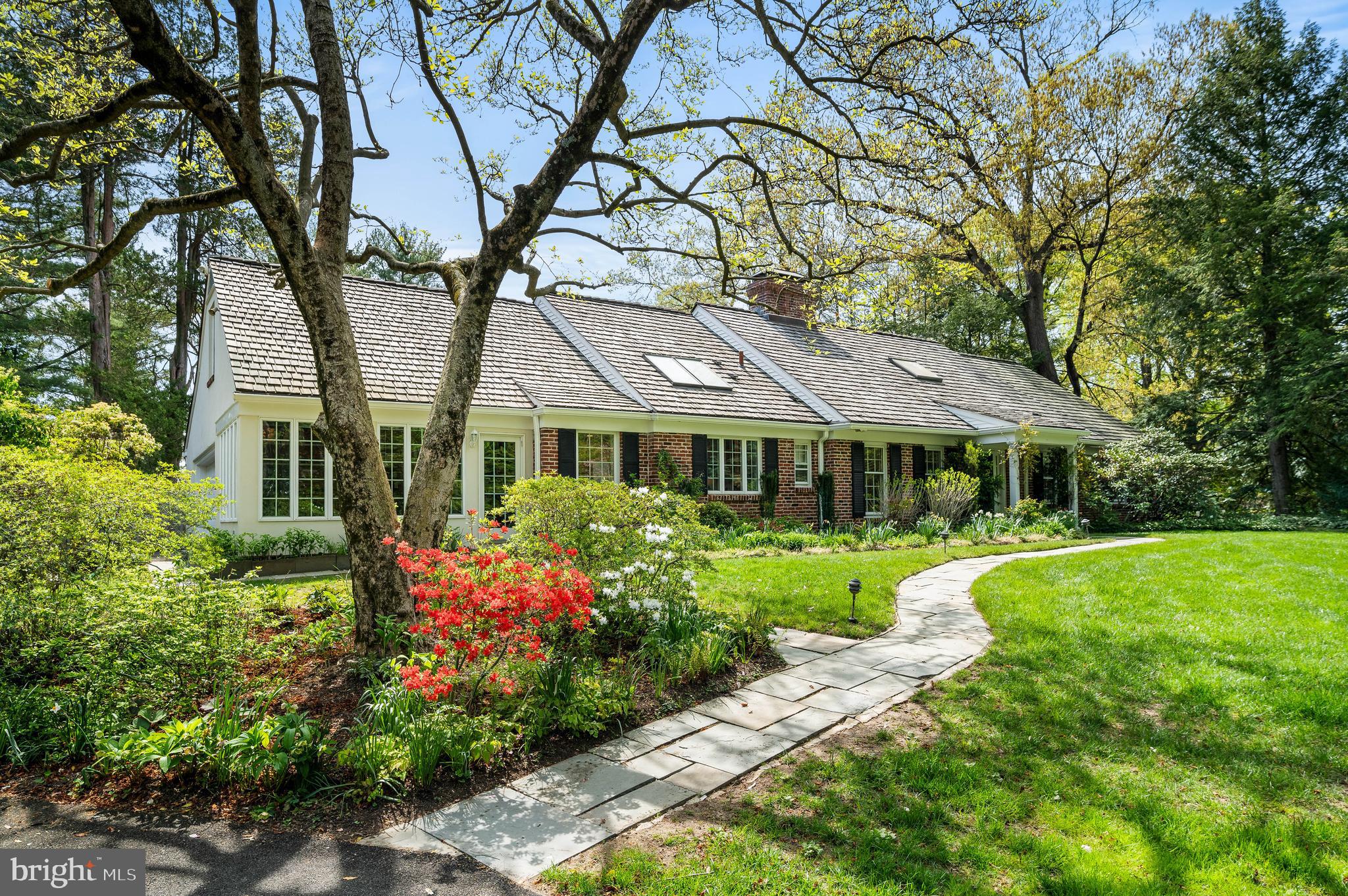 CHESTNUT HILL - Residential