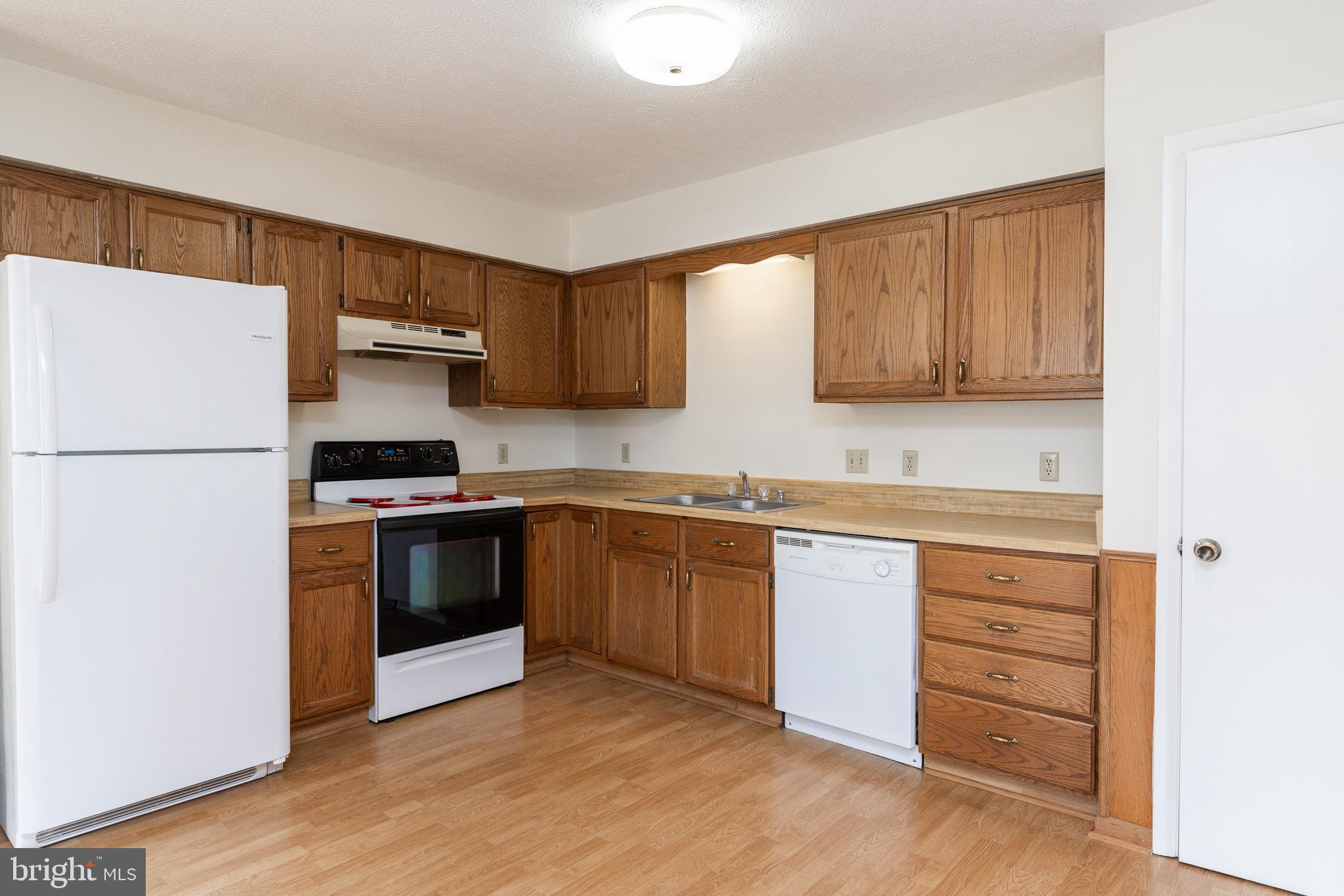 THE VILLAGE AT LAKESIDE - Residential