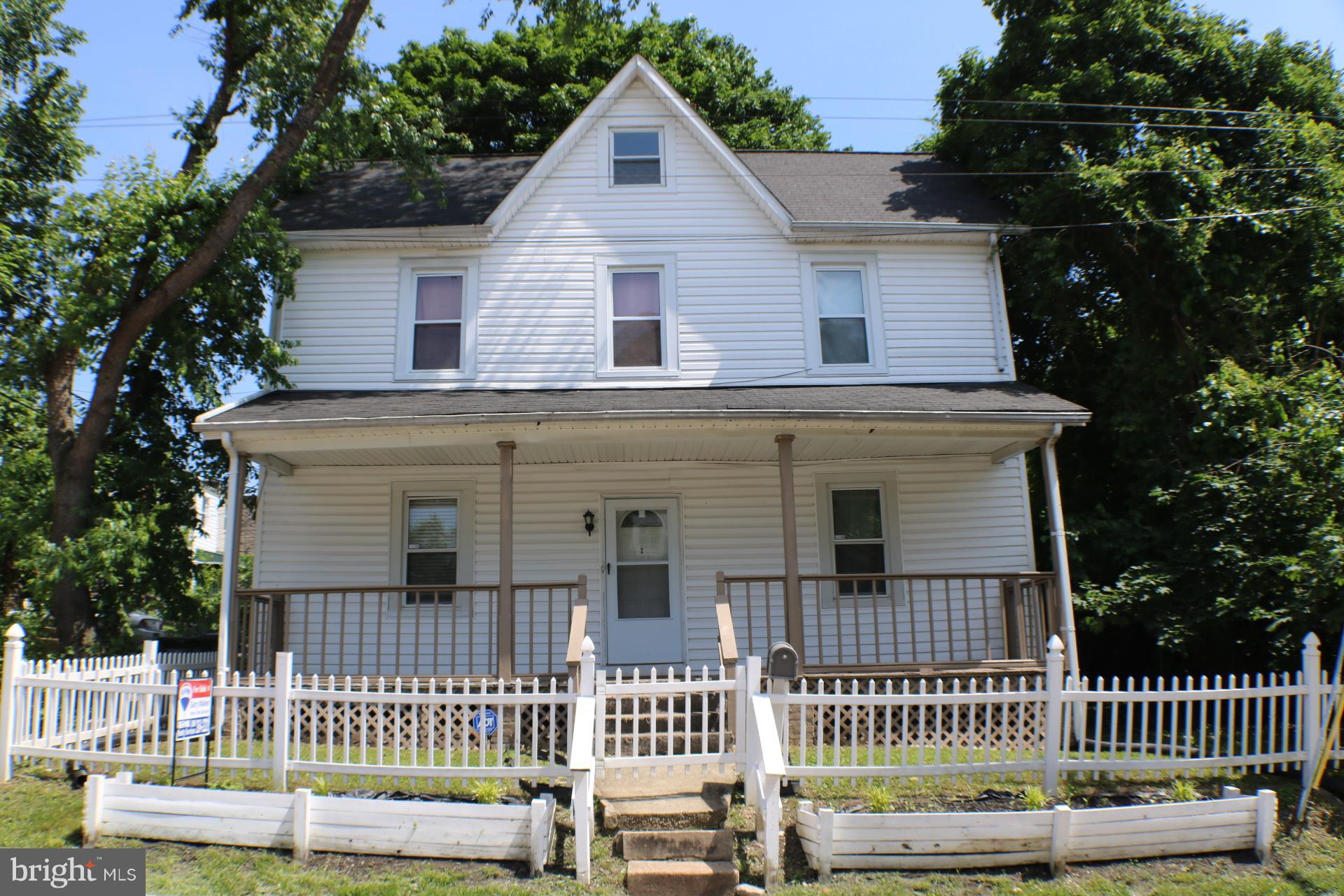 Seller offering $3,000 closing help with full price offer! Well kept and recently renovated home nestled on quit street. Spacious with tons of storage. HVAC & appliances less than 2 years old, large yard and close to shopping & dining. Easy access to major routes.
