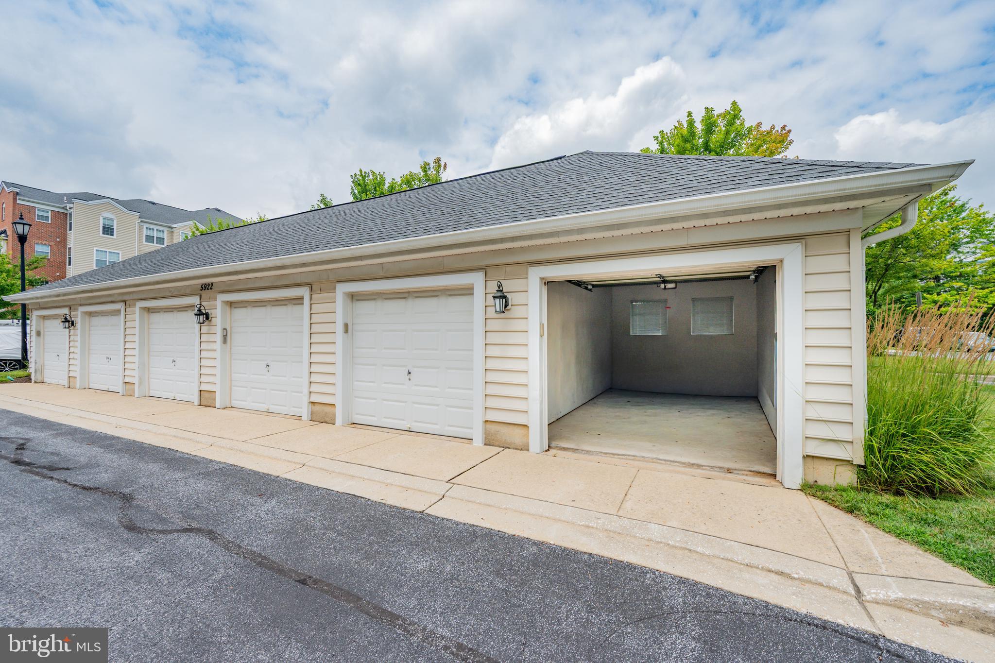 FIELDSTONE AT RIVER HILL - Residential