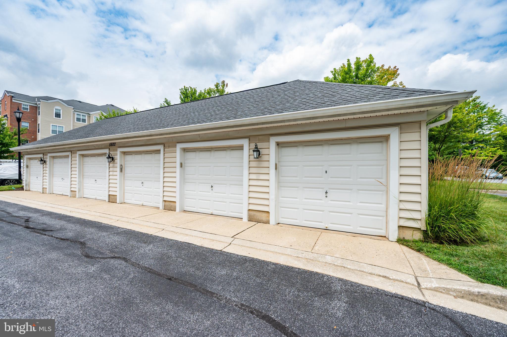 FIELDSTONE AT RIVER HILL - Residential