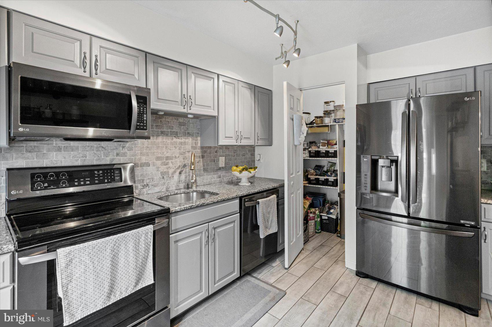 OAKHURST - Residential