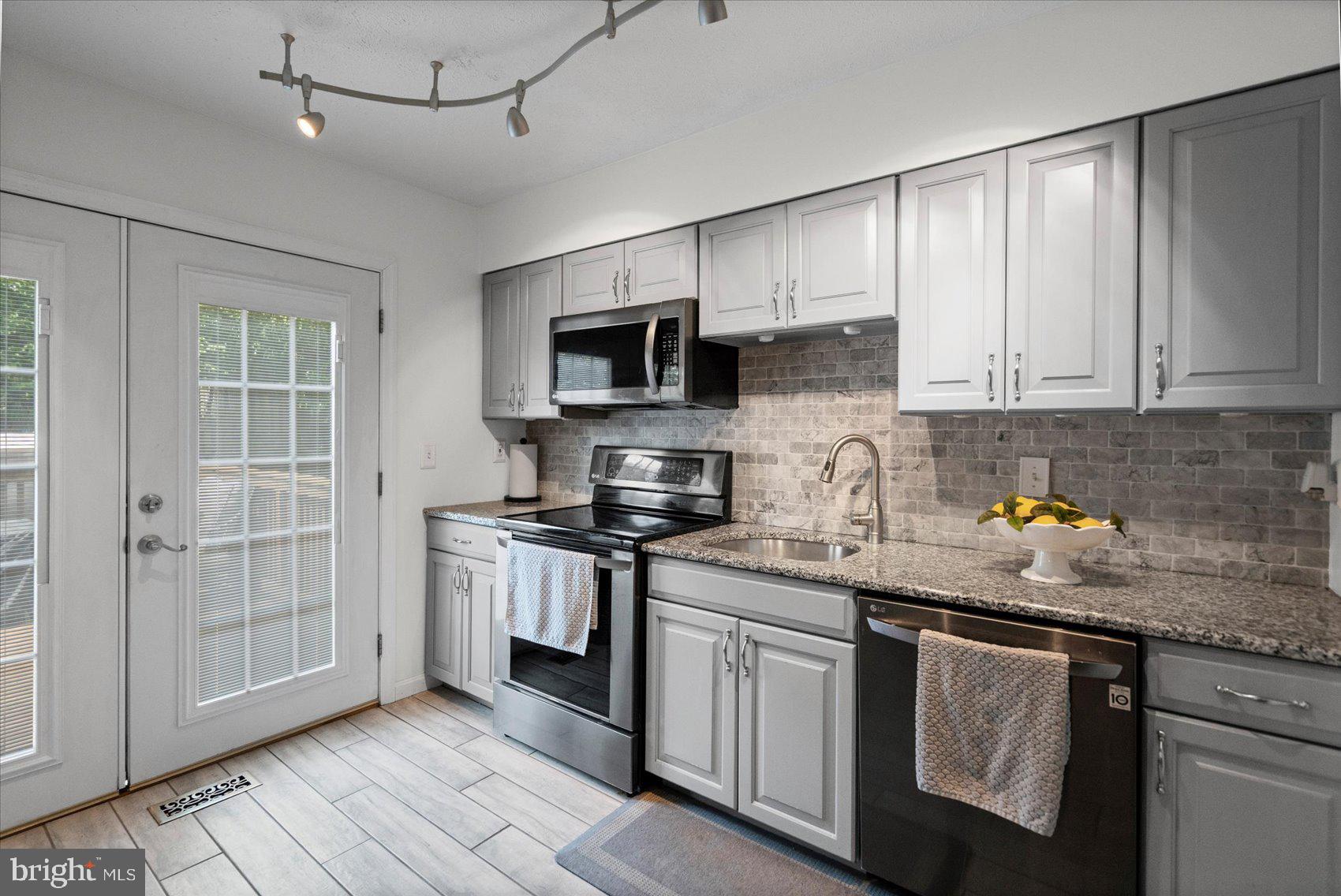 OAKHURST - Residential