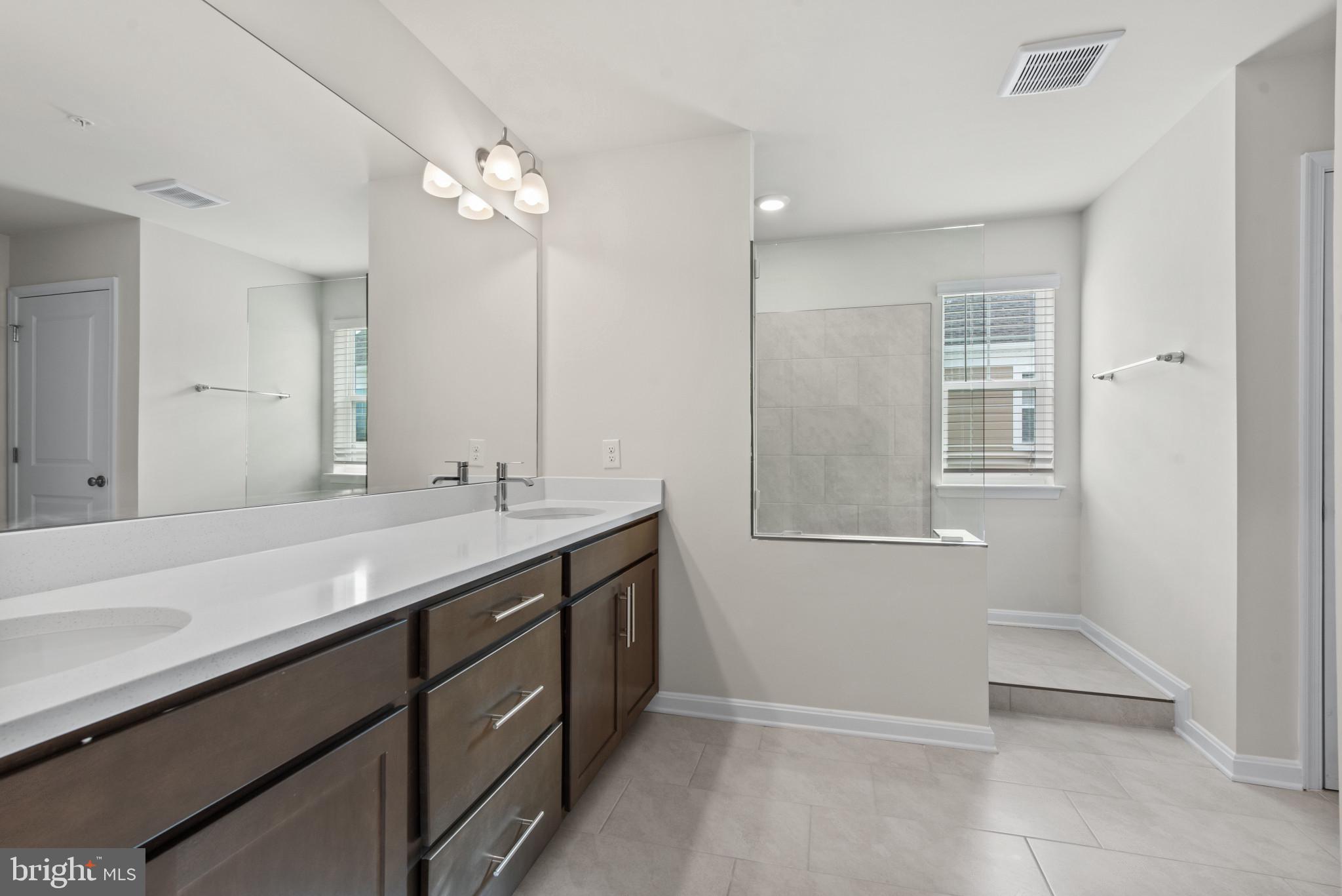 SUMMERVALE - Residential