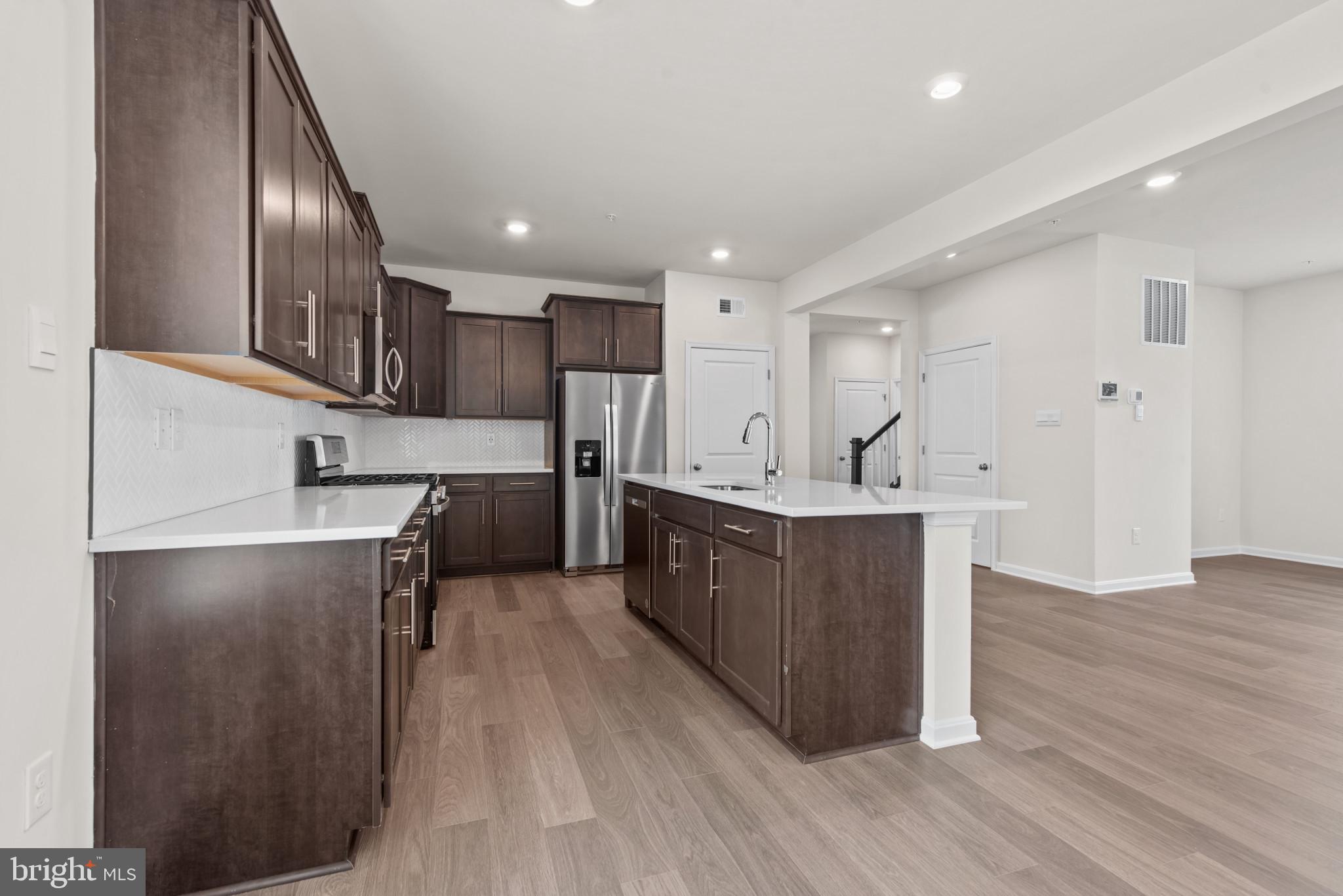 SUMMERVALE - Residential