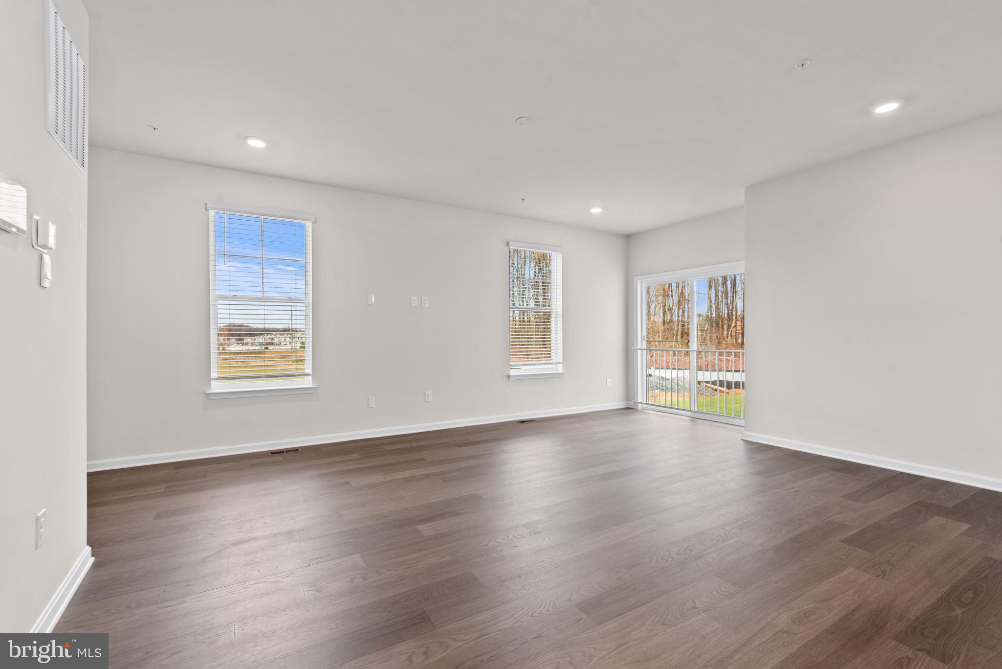 SUMMERVALE - Residential
