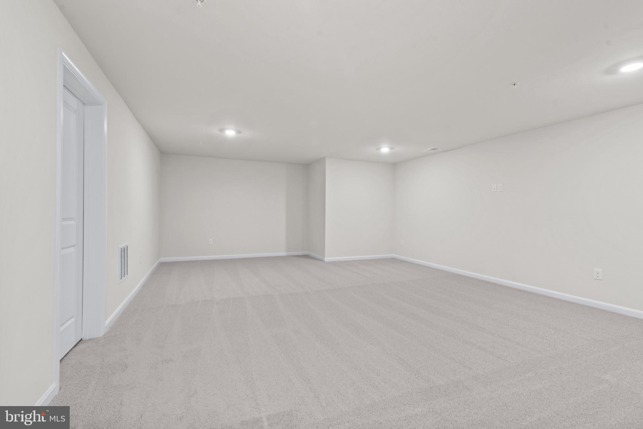 SUMMERVALE - Residential