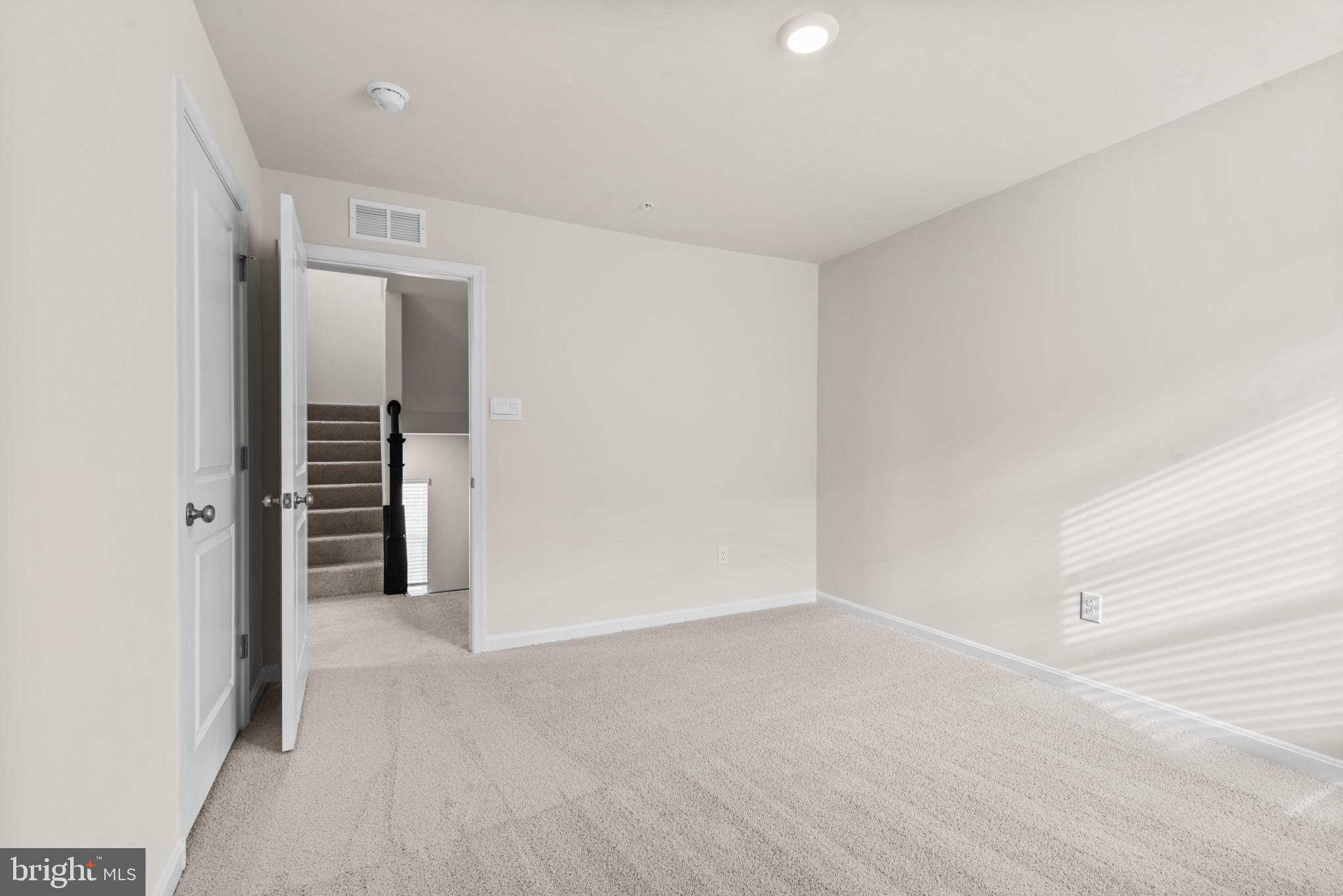 SUMMERVALE - Residential