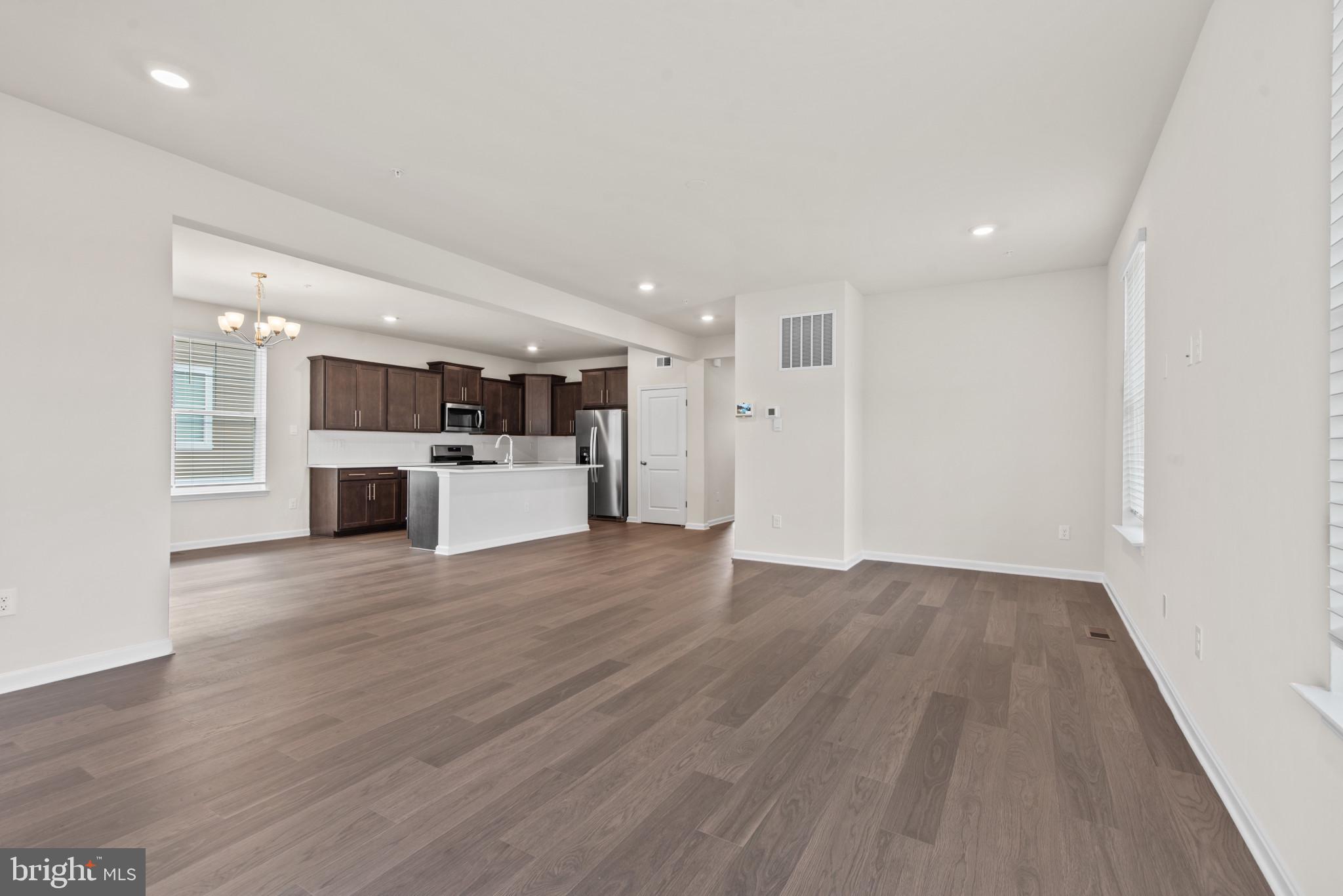 SUMMERVALE - Residential