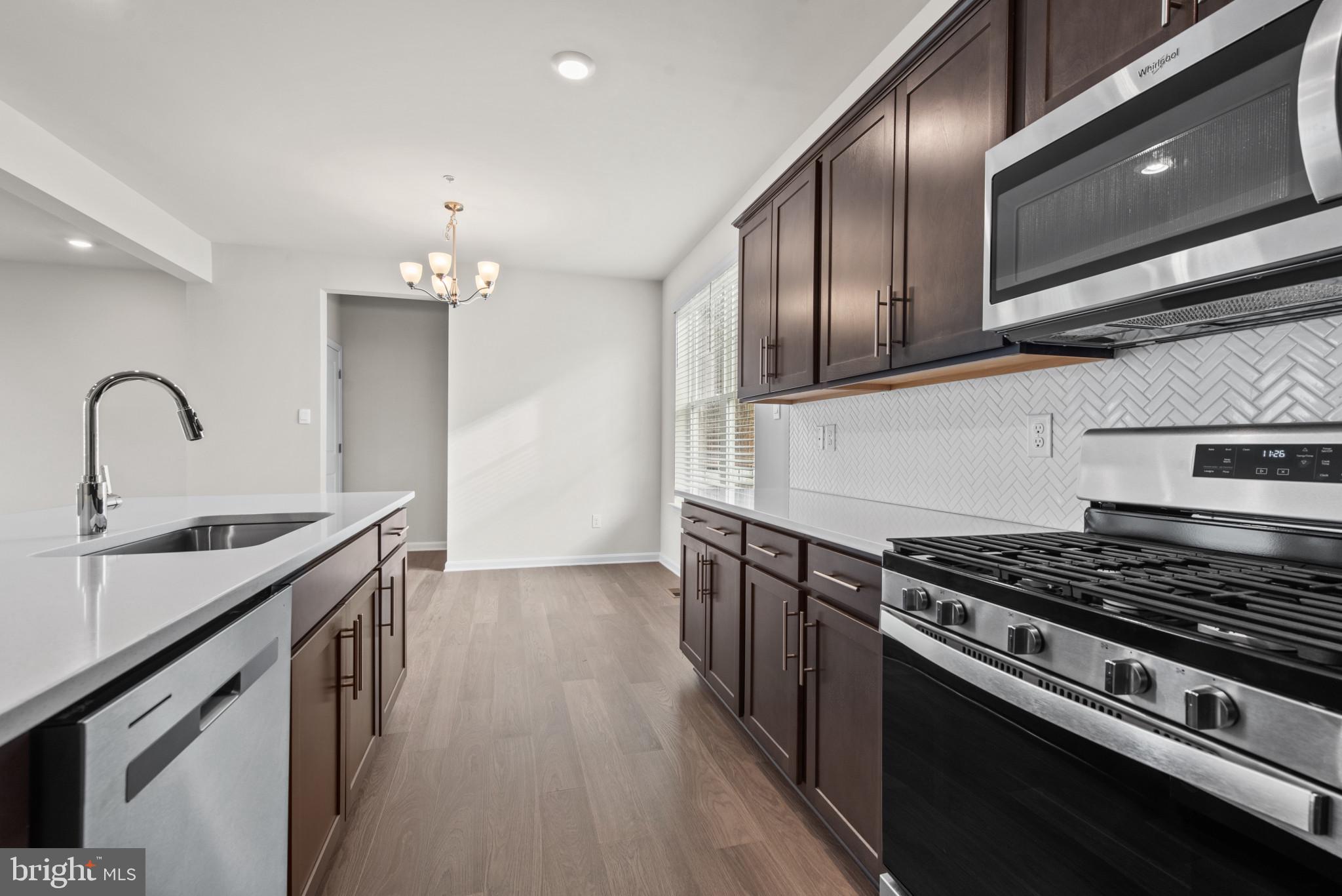 SUMMERVALE - Residential