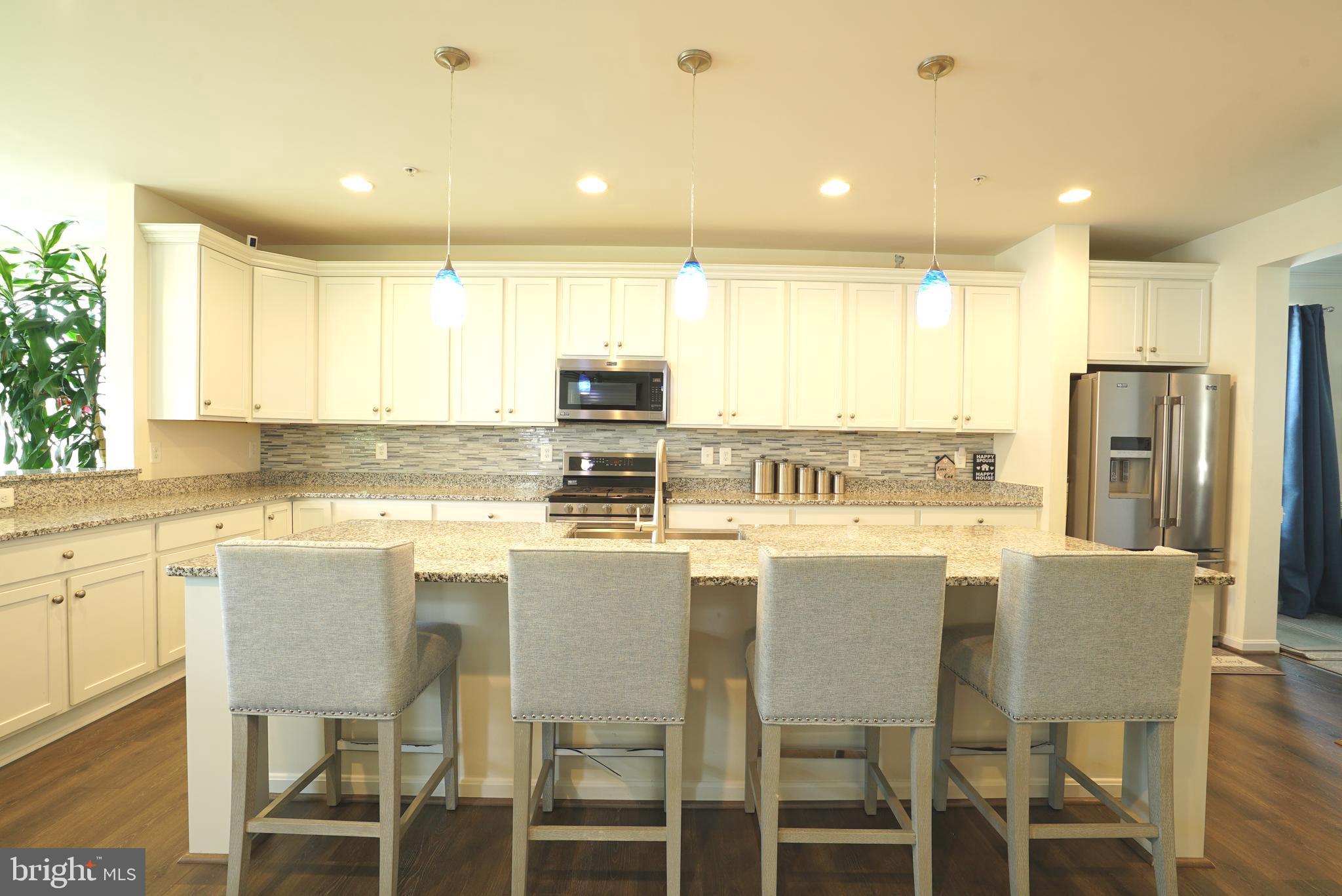 WINDSOR MANOR - Residential