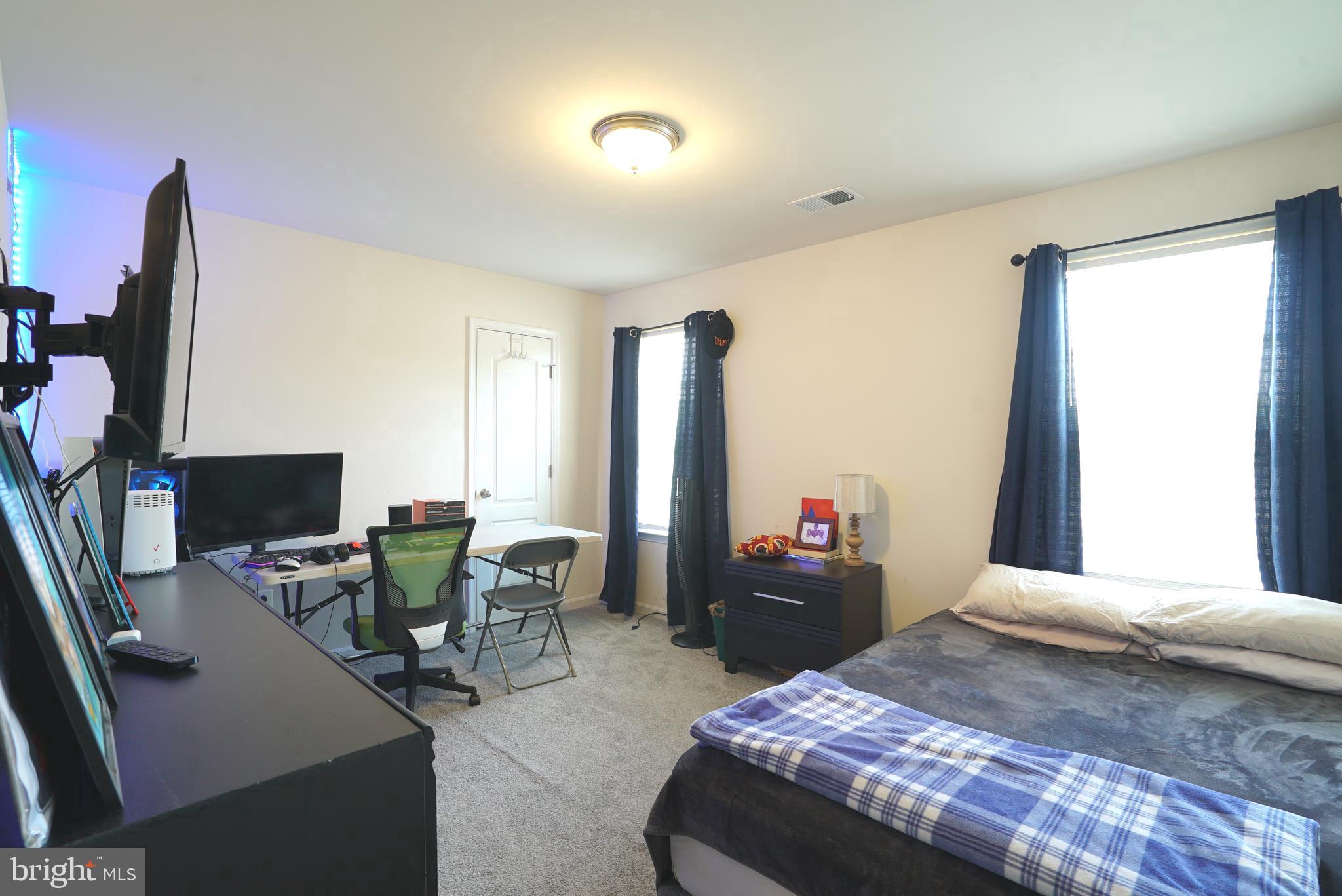 WINDSOR MANOR - Residential