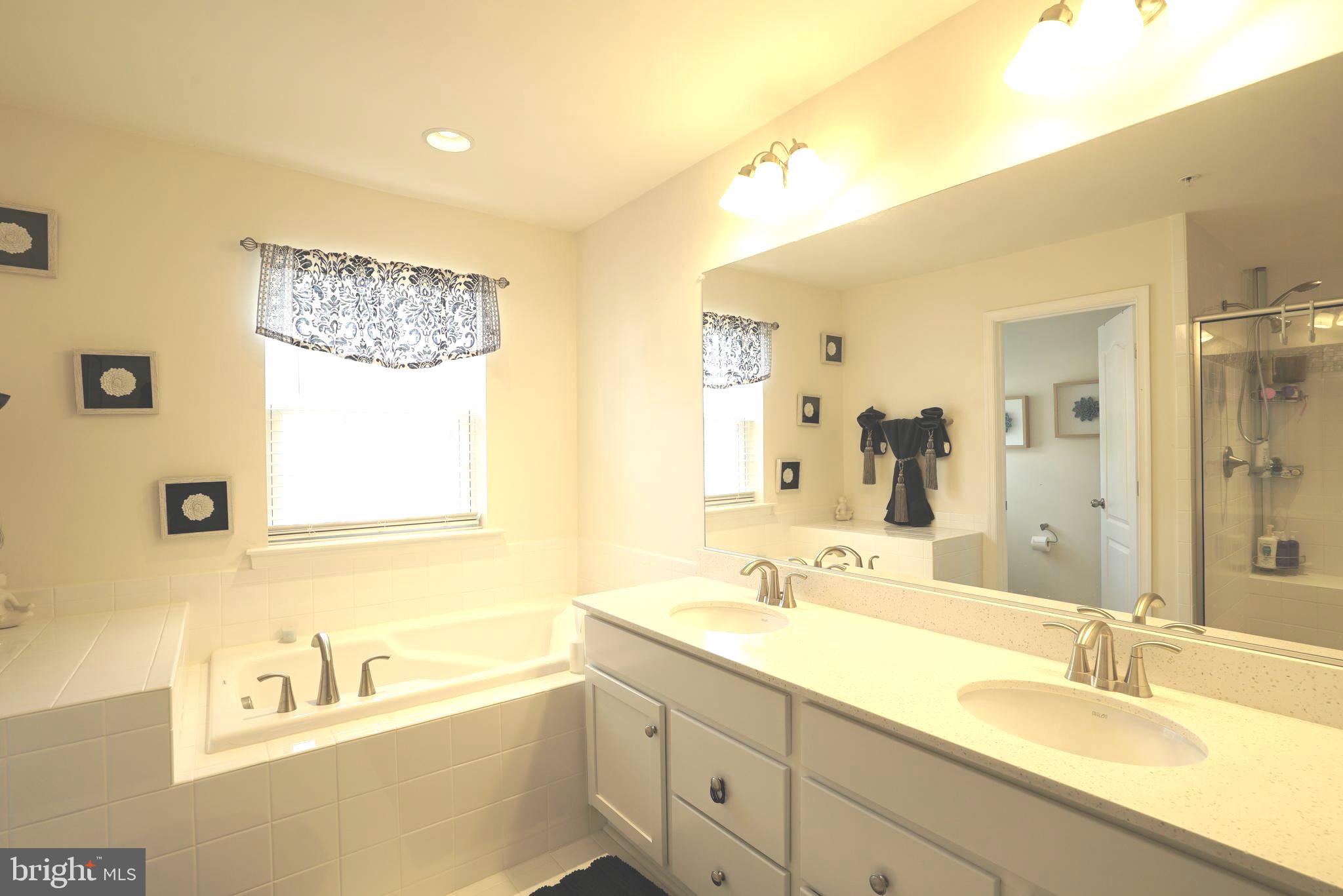WINDSOR MANOR - Residential
