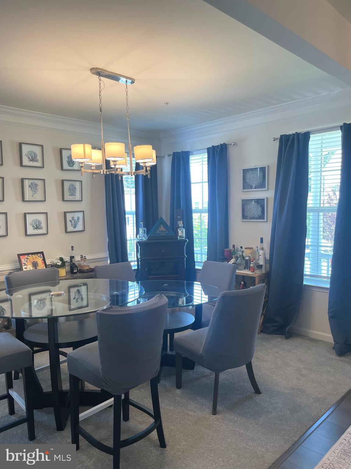 WINDSOR MANOR - Residential