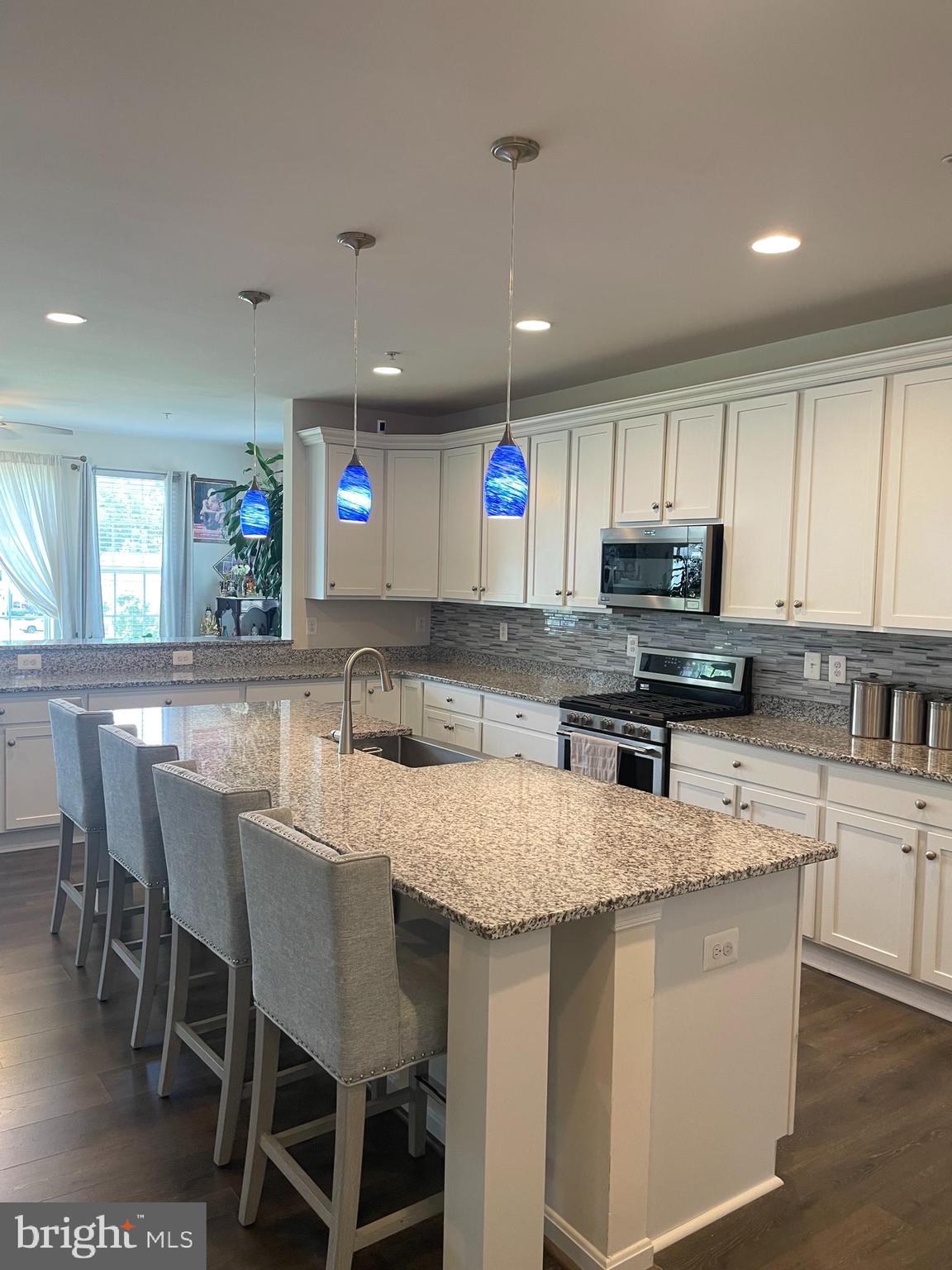 WINDSOR MANOR - Residential