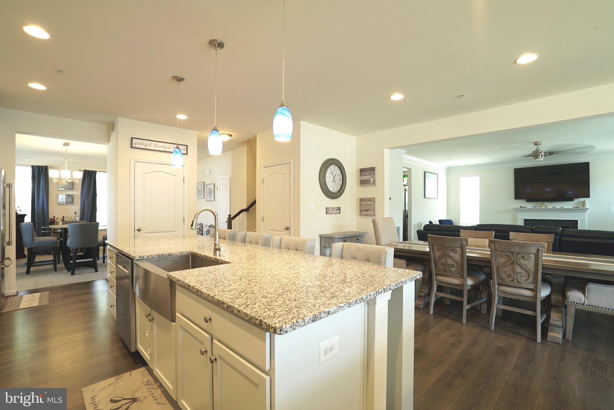 WINDSOR MANOR - Residential