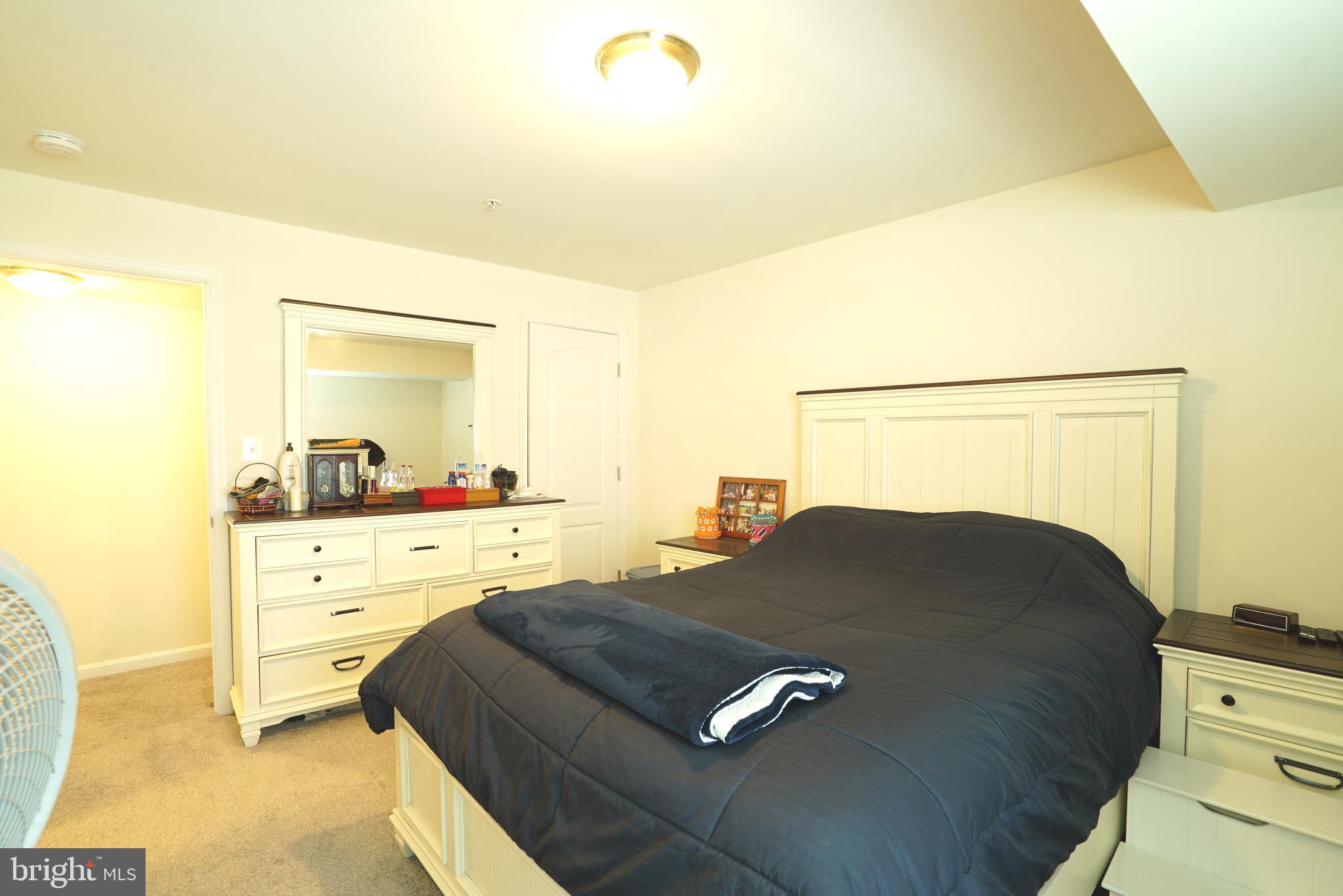 WINDSOR MANOR - Residential