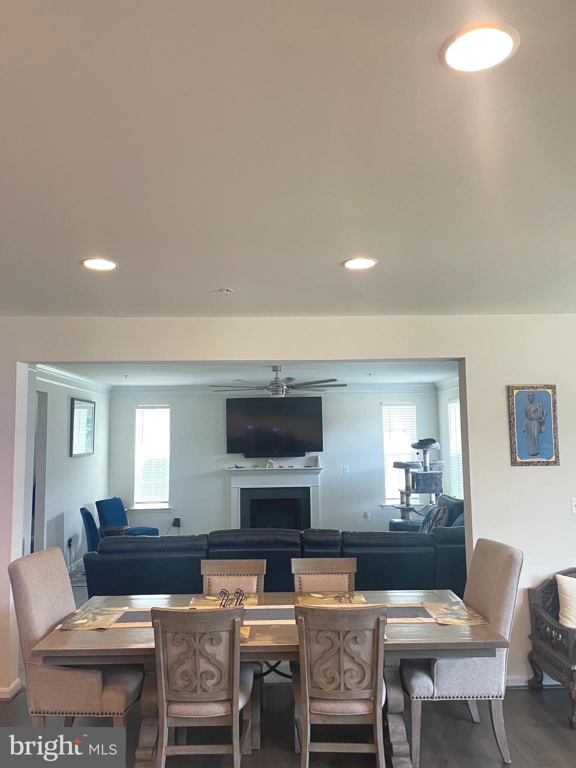 WINDSOR MANOR - Residential