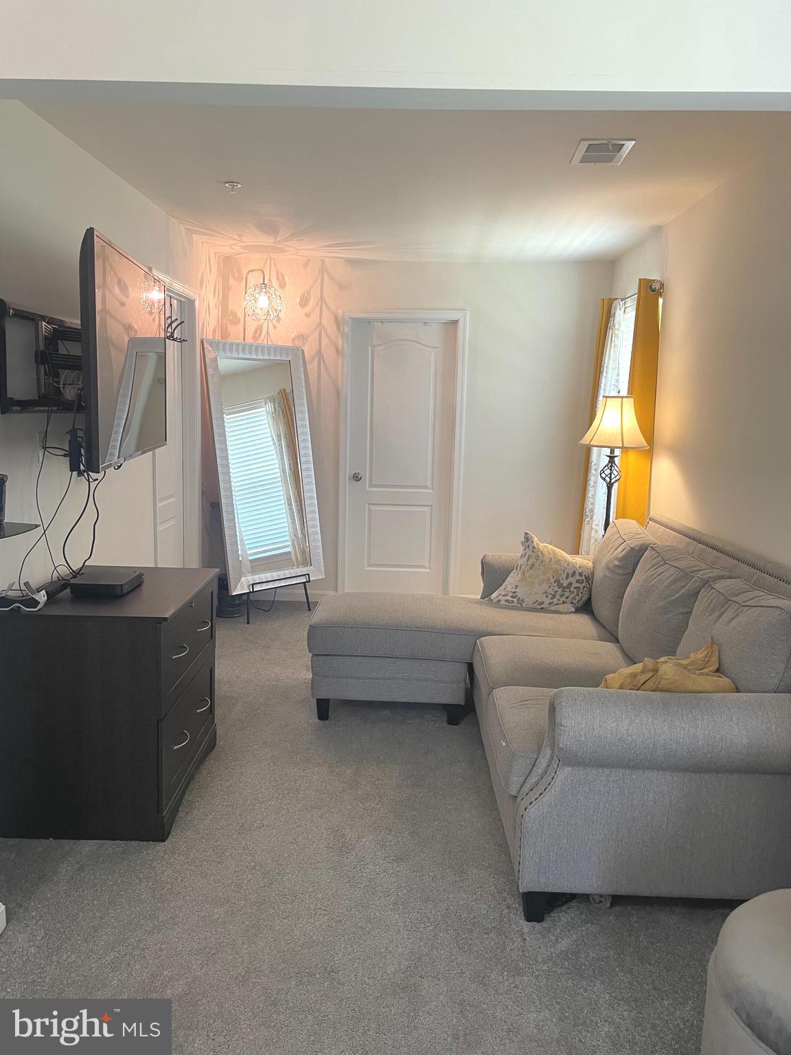 WINDSOR MANOR - Residential
