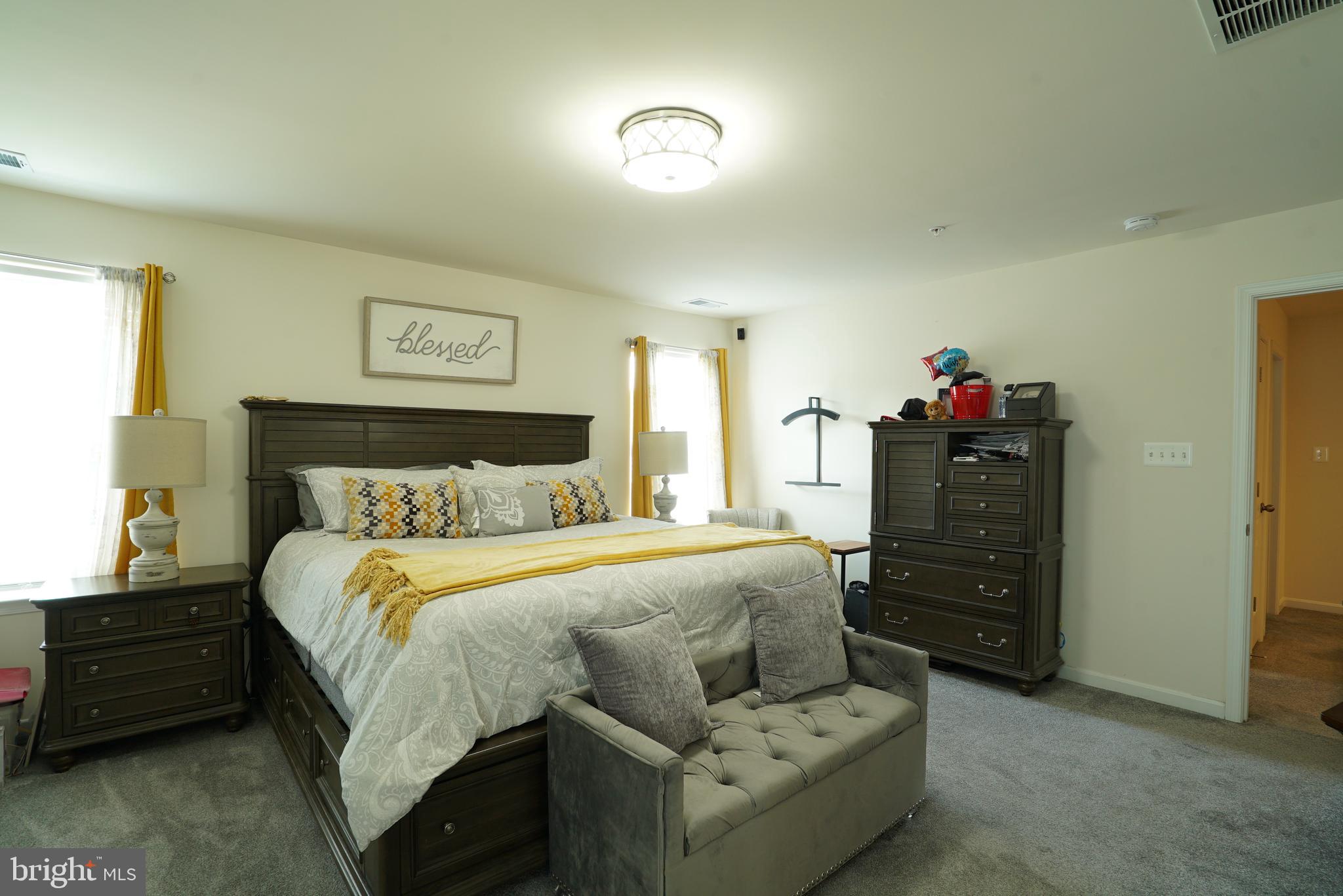 WINDSOR MANOR - Residential