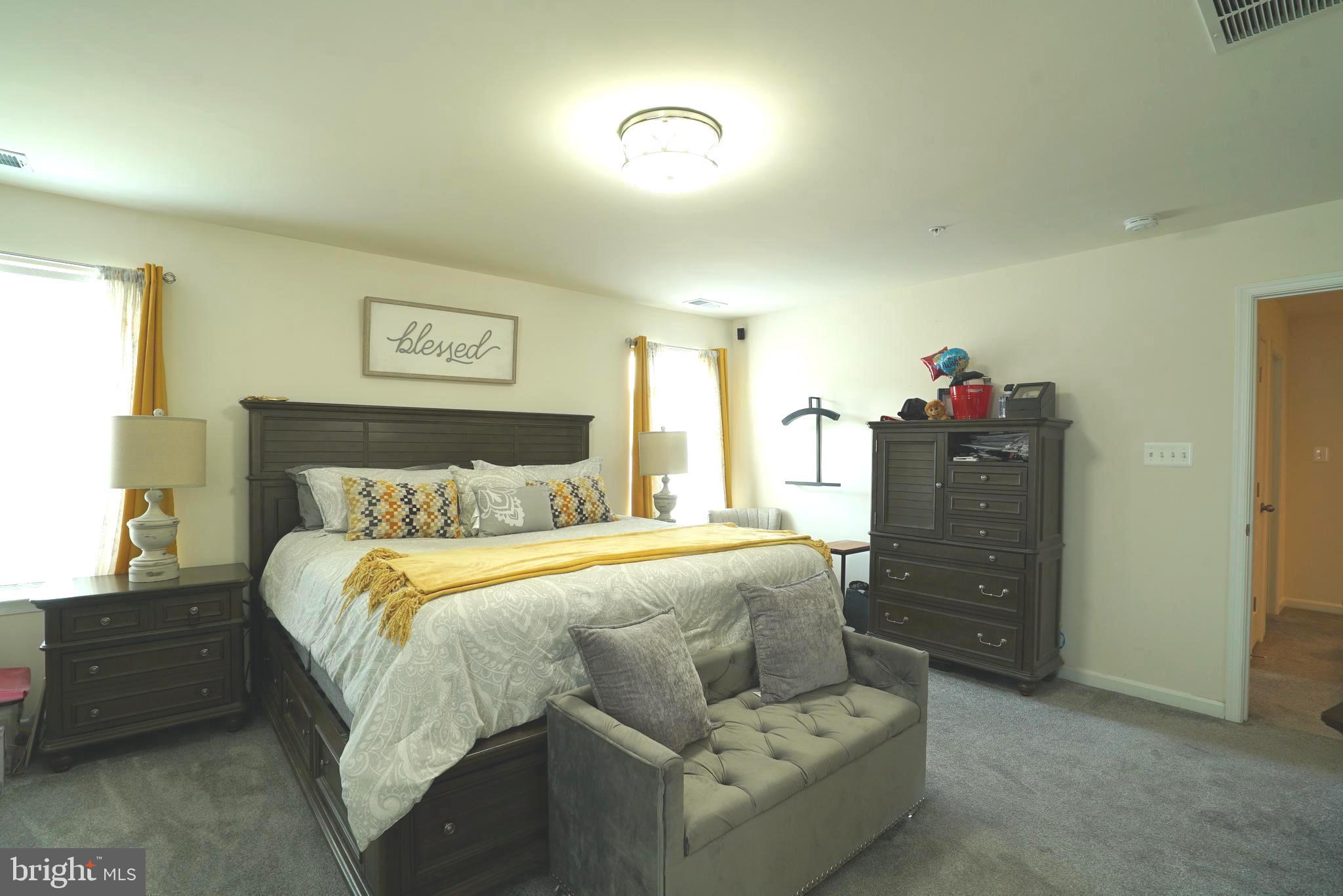 WINDSOR MANOR - Residential