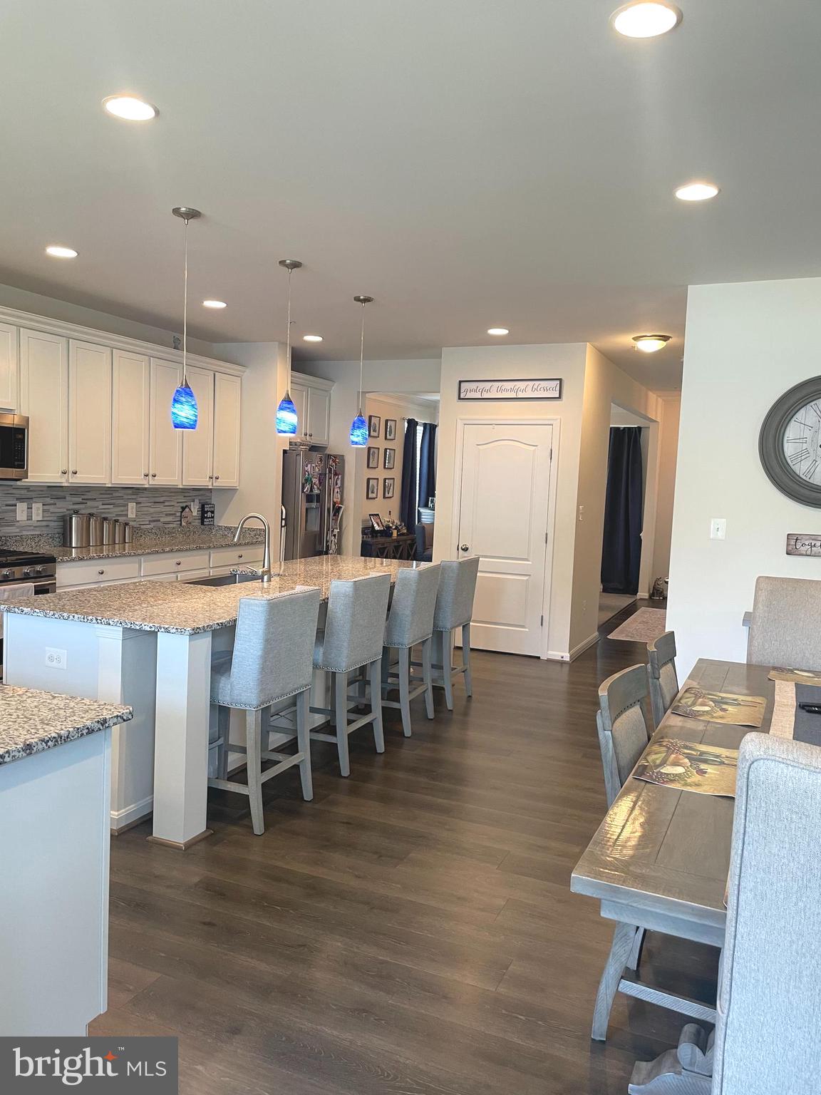 WINDSOR MANOR - Residential