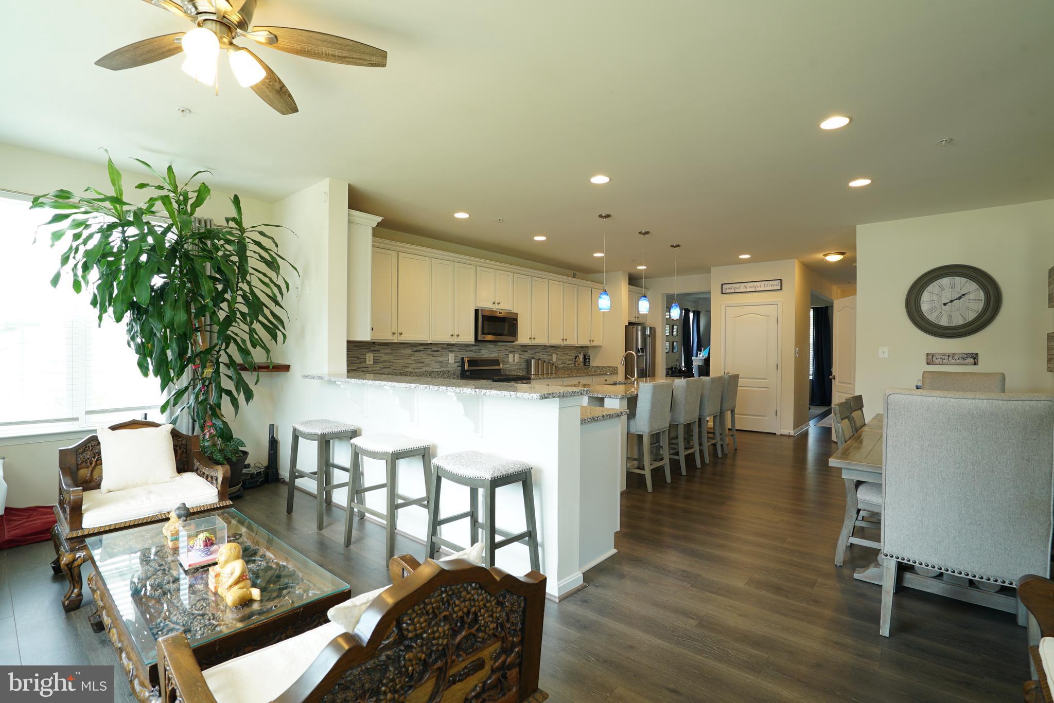 WINDSOR MANOR - Residential