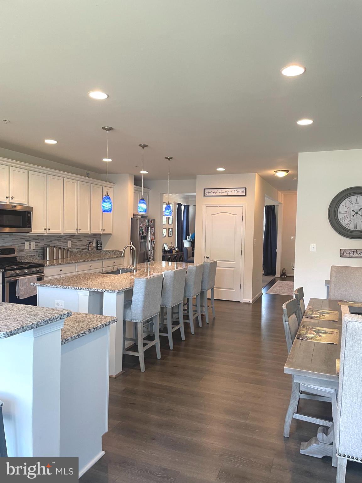 WINDSOR MANOR - Residential